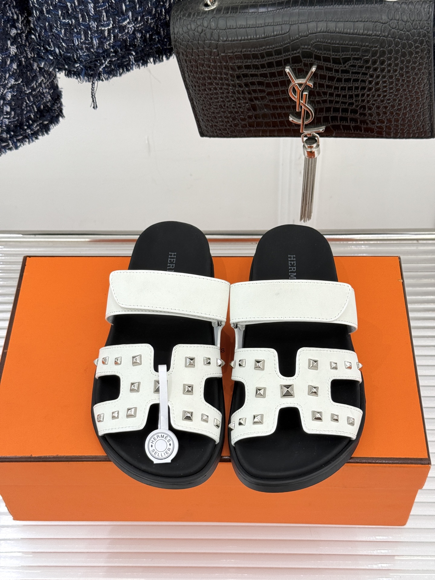 男码➕10Herme*经典 二舅魔术贴H拖鞋二舅鞋夏天的最爱😍仿佛是有一种魔力 越看越好看 刚出的时候不