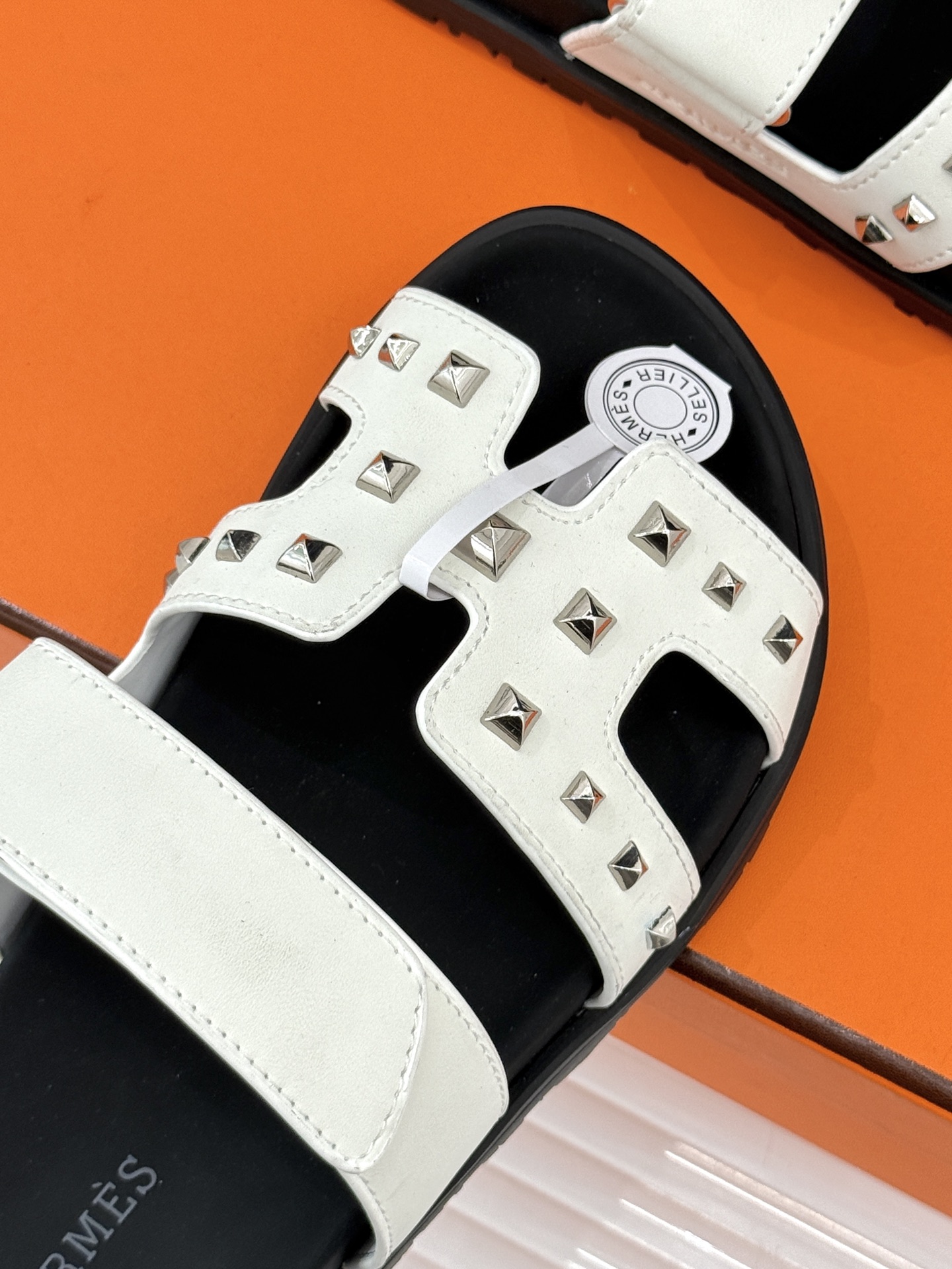 男码➕10Herme*经典 二舅魔术贴H拖鞋二舅鞋夏天的最爱😍仿佛是有一种魔力 越看越好看 刚出的时候不