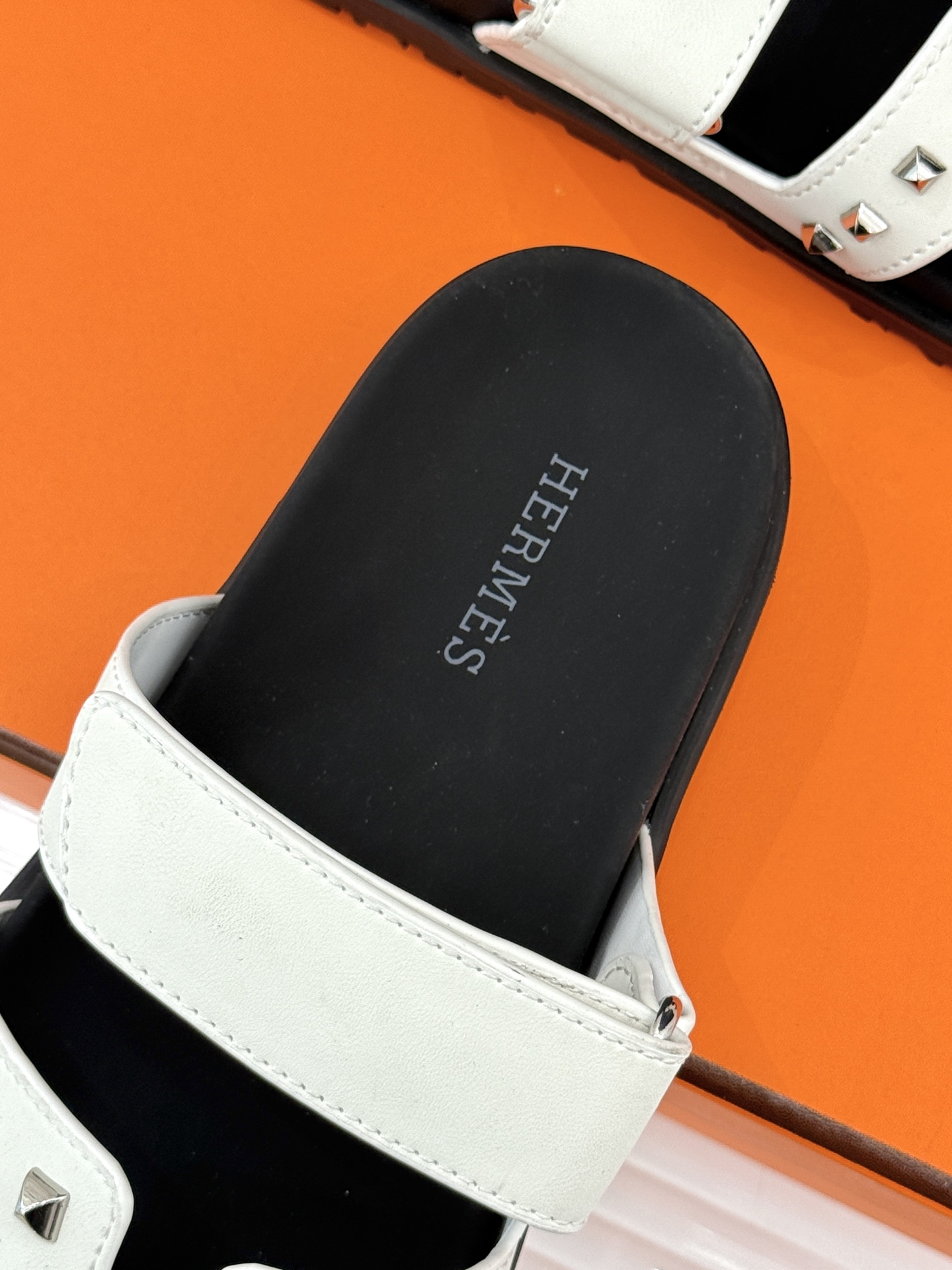 男码➕10Herme*经典 二舅魔术贴H拖鞋二舅鞋夏天的最爱😍仿佛是有一种魔力 越看越好看 刚出的时候不