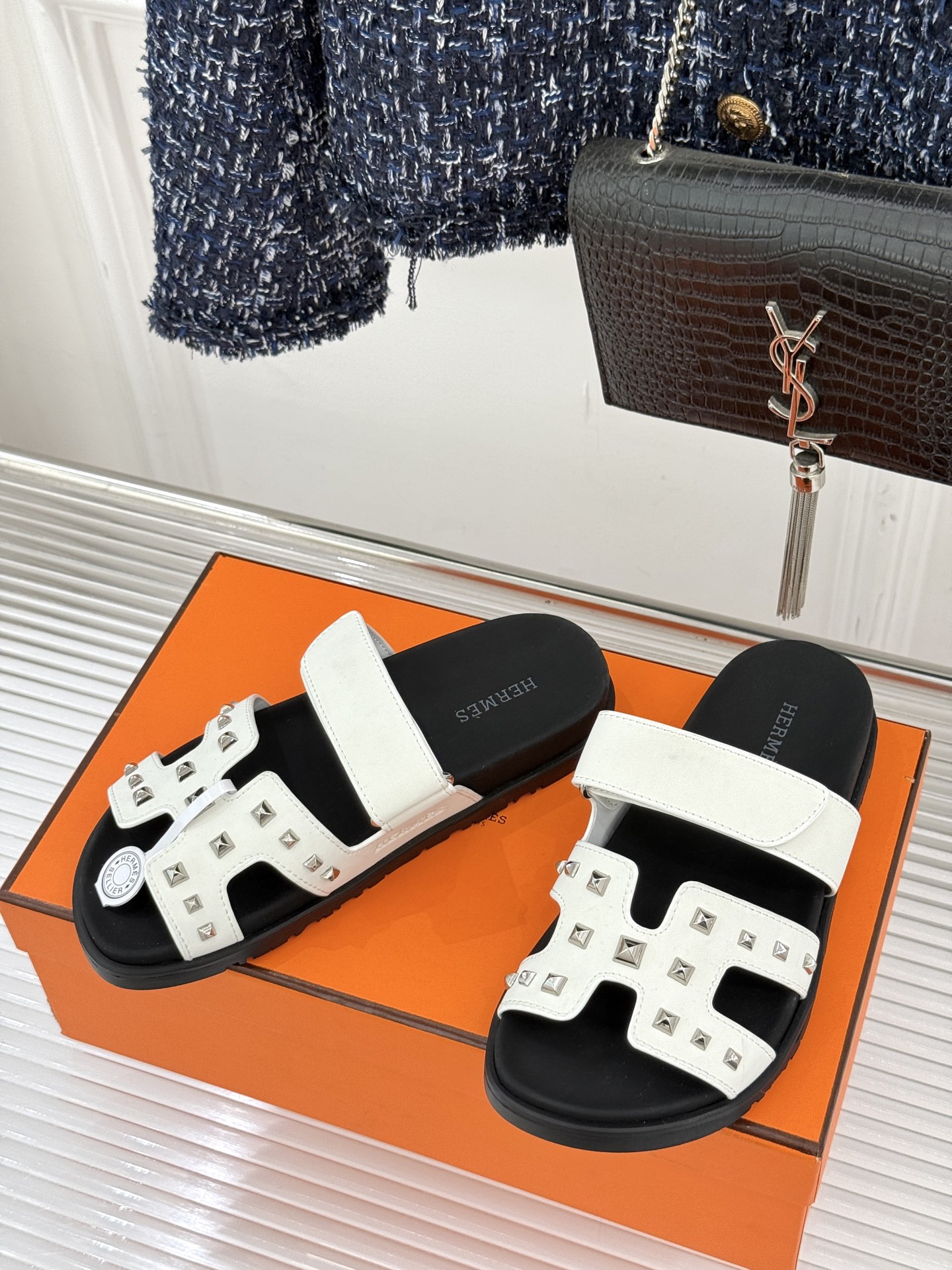 男码➕10Herme*经典 二舅魔术贴H拖鞋二舅鞋夏天的最爱😍仿佛是有一种魔力 越看越好看 刚出的时候不