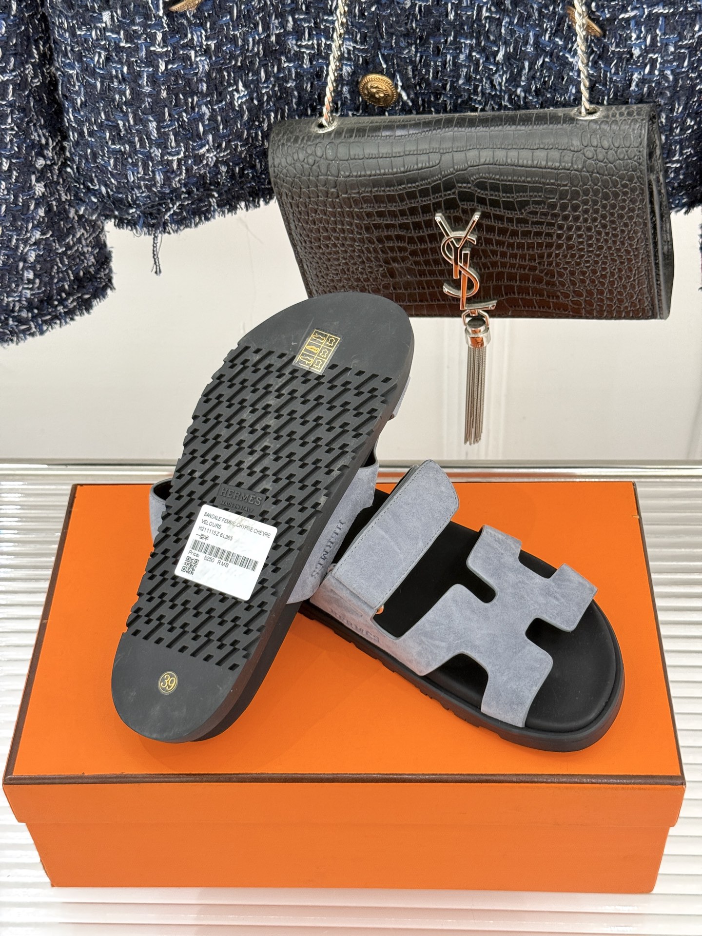 男码➕10Herme*经典 二舅魔术贴H拖鞋二舅鞋夏天的最爱😍仿佛是有一种魔力 越看越好看 刚出的时候不