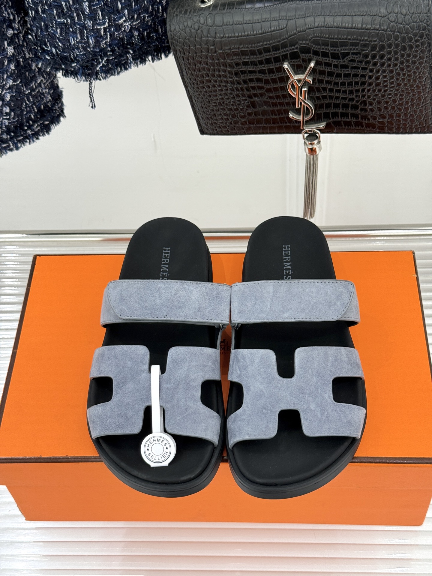 男码➕10Herme*经典 二舅魔术贴H拖鞋二舅鞋夏天的最爱😍仿佛是有一种魔力 越看越好看 刚出的时候不