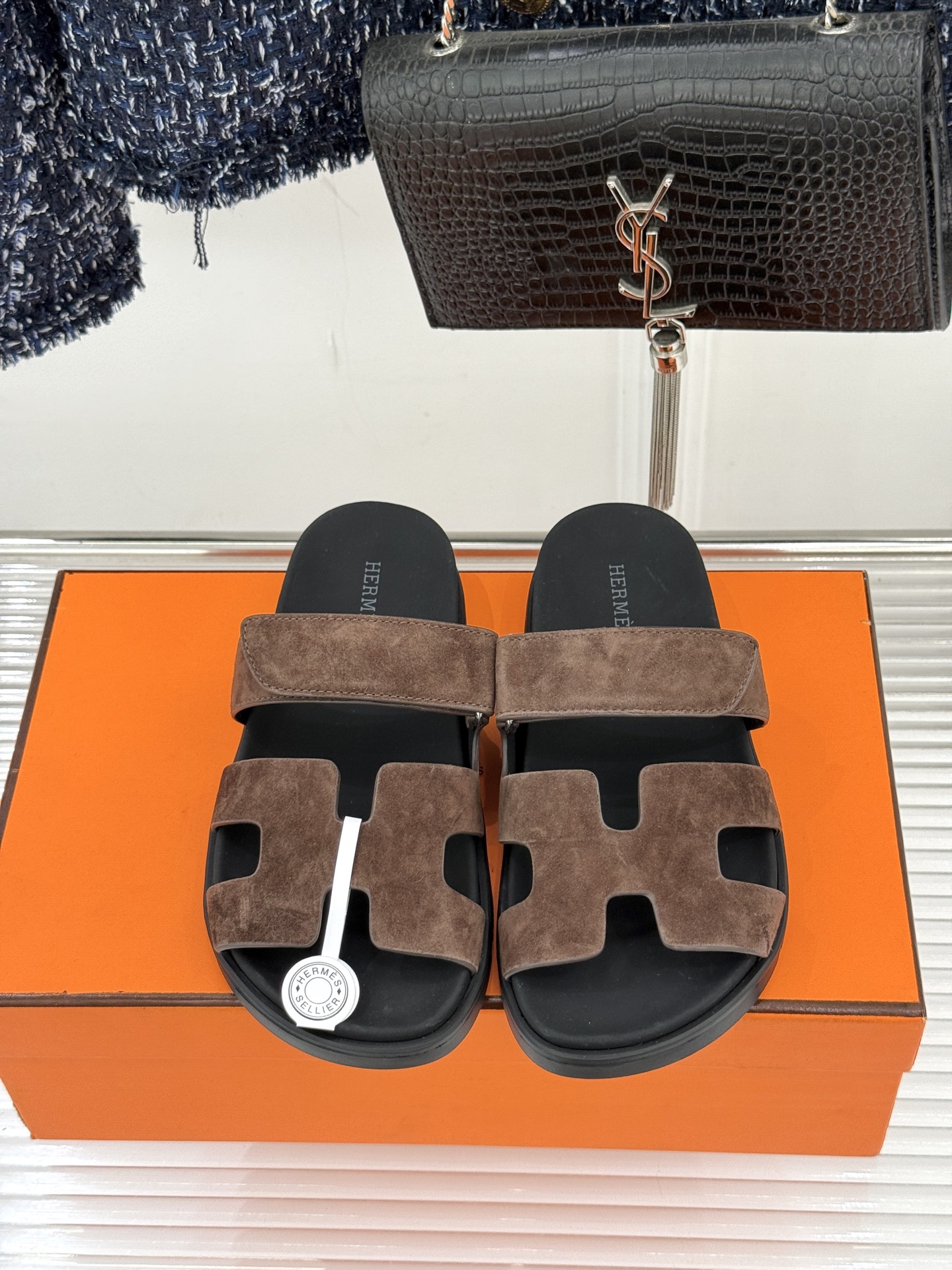 男码➕10Herme*经典 二舅魔术贴H拖鞋二舅鞋夏天的最爱😍仿佛是有一种魔力 越看越好看 刚出的时候不