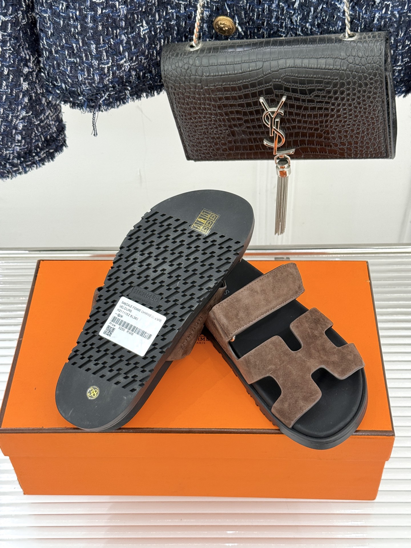 男码➕10Herme*经典 二舅魔术贴H拖鞋二舅鞋夏天的最爱😍仿佛是有一种魔力 越看越好看 刚出的时候不