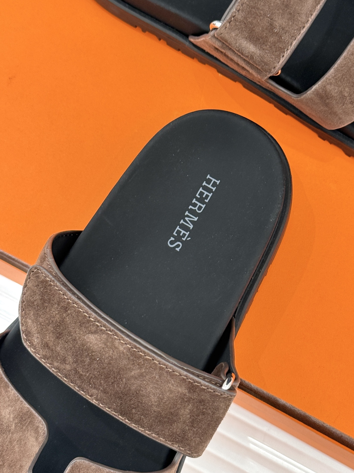 男码➕10Herme*经典 二舅魔术贴H拖鞋二舅鞋夏天的最爱😍仿佛是有一种魔力 越看越好看 刚出的时候不