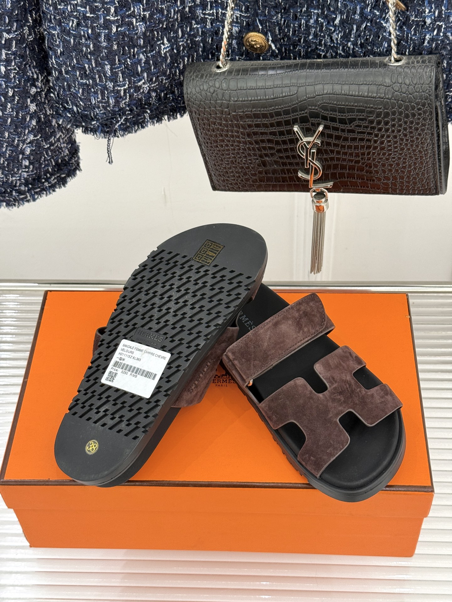 男码➕10Herme*经典 二舅魔术贴H拖鞋二舅鞋夏天的最爱😍仿佛是有一种魔力 越看越好看 刚出的时候不