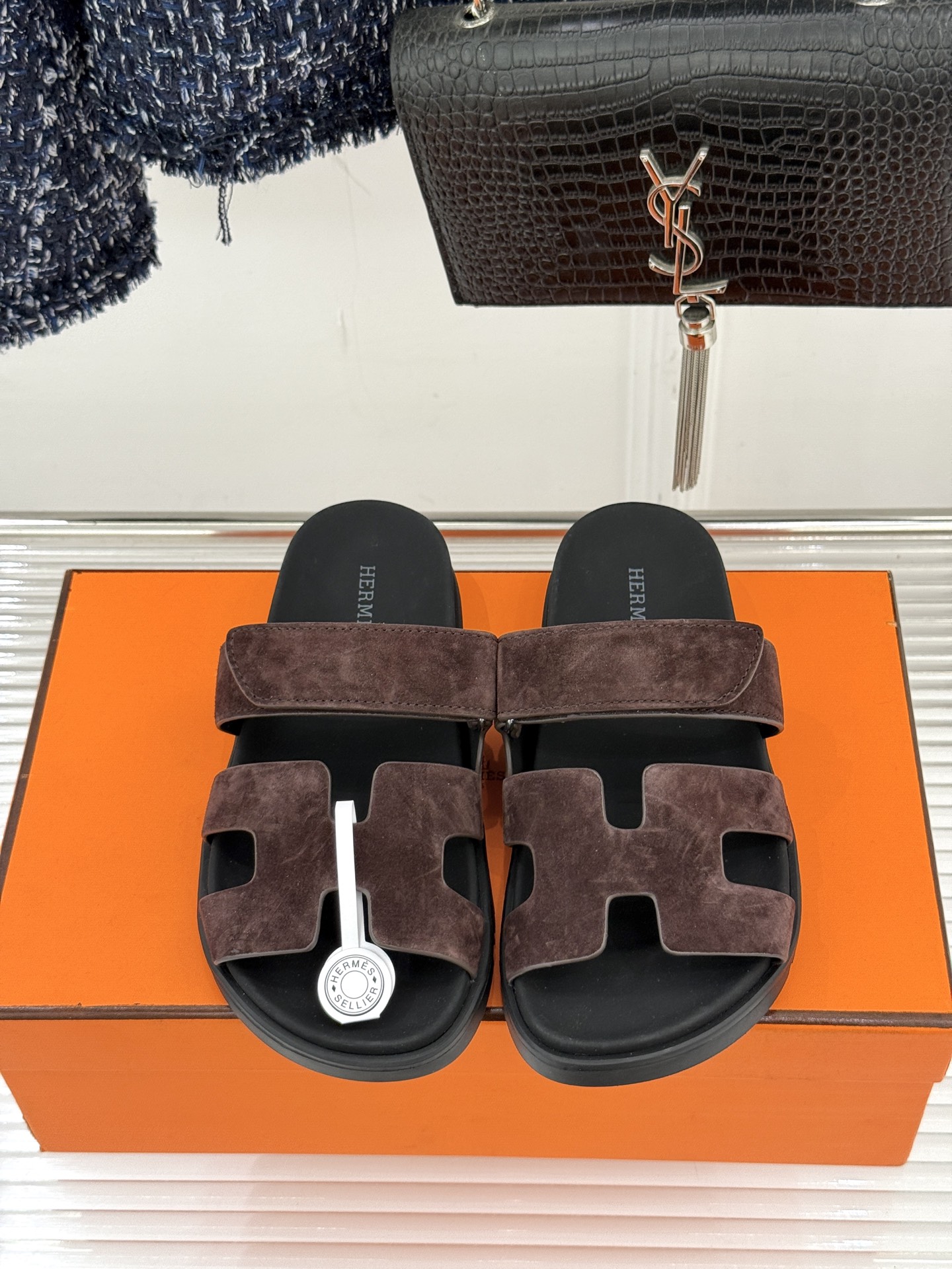 男码➕10Herme*经典 二舅魔术贴H拖鞋二舅鞋夏天的最爱😍仿佛是有一种魔力 越看越好看 刚出的时候不