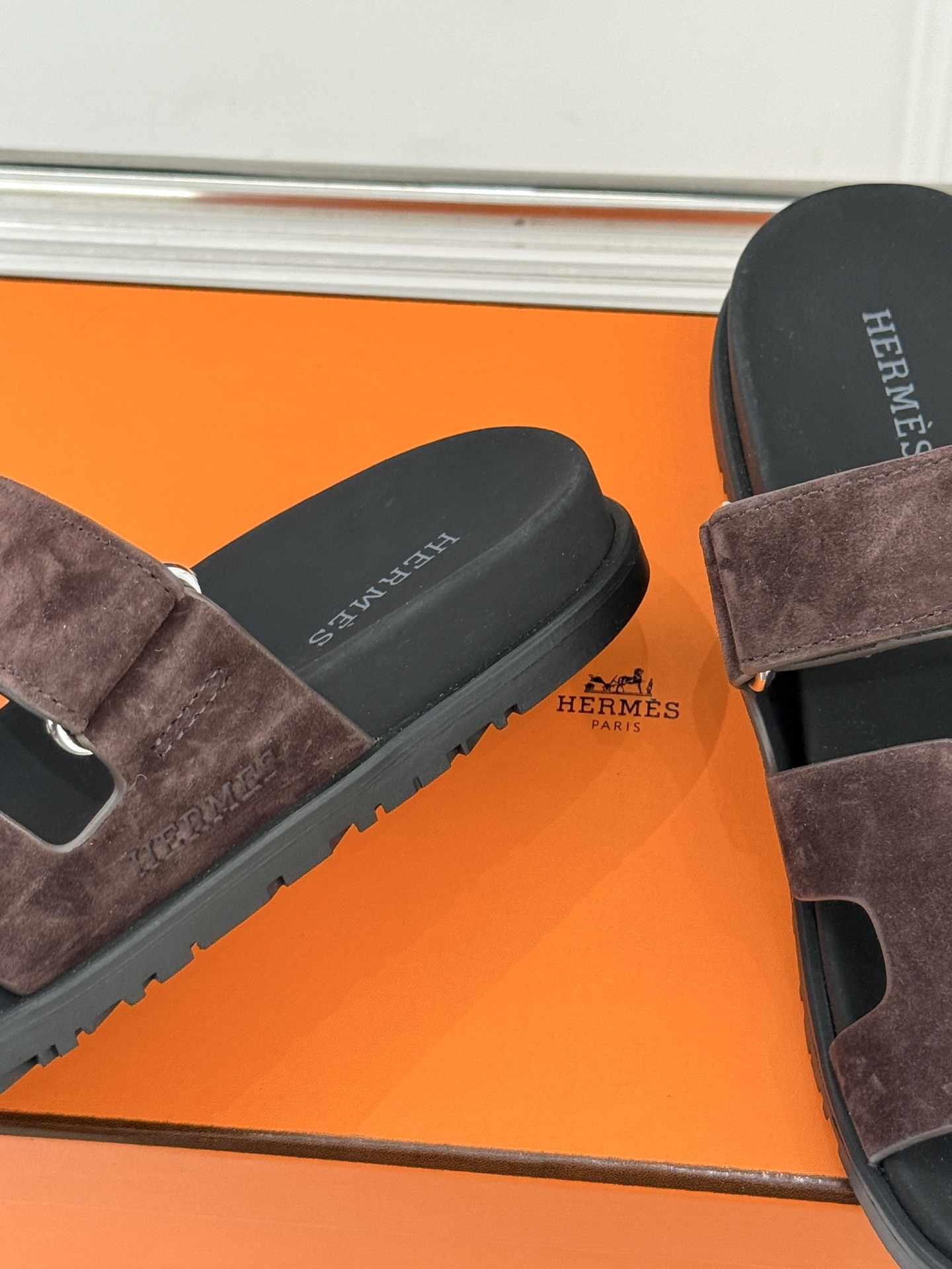 男码➕10Herme*经典 二舅魔术贴H拖鞋二舅鞋夏天的最爱😍仿佛是有一种魔力 越看越好看 刚出的时候不