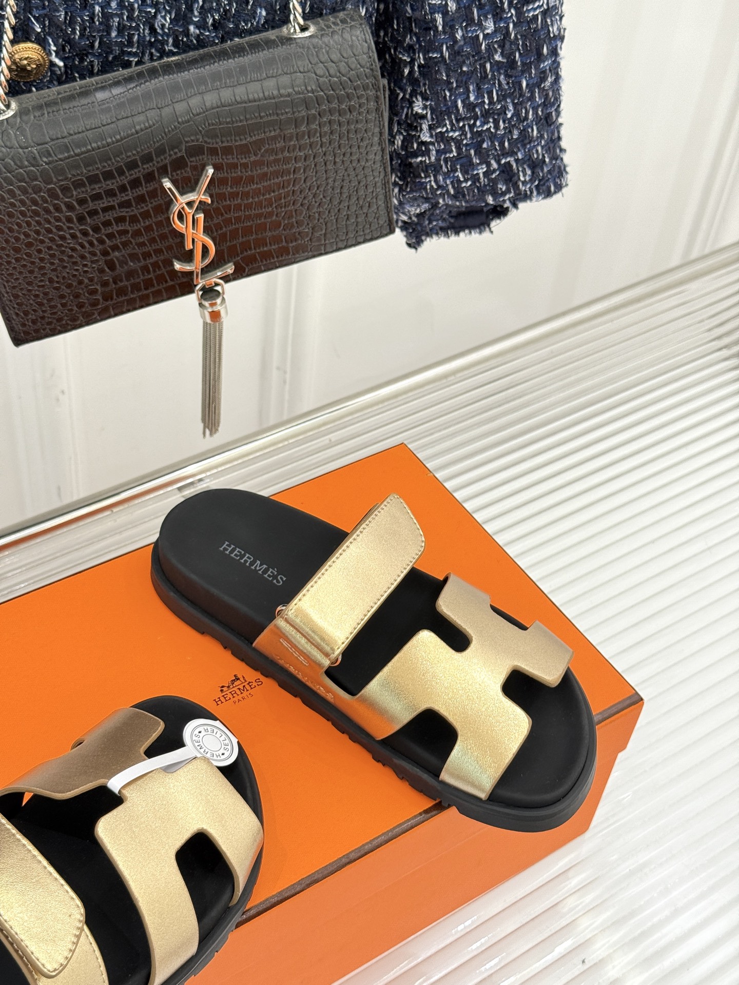 男码➕10Herme*经典 二舅魔术贴H拖鞋二舅鞋夏天的最爱😍仿佛是有一种魔力 越看越好看 刚出的时候不