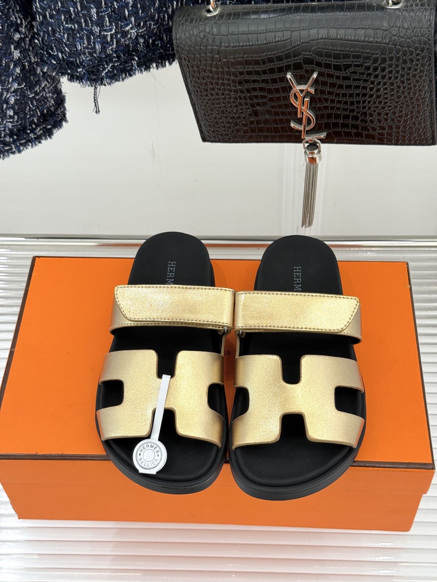 男码➕10Herme*经典 二舅魔术贴H拖鞋二舅鞋夏天的最爱😍仿佛是有一种魔力 越看越好看 刚出的时候不