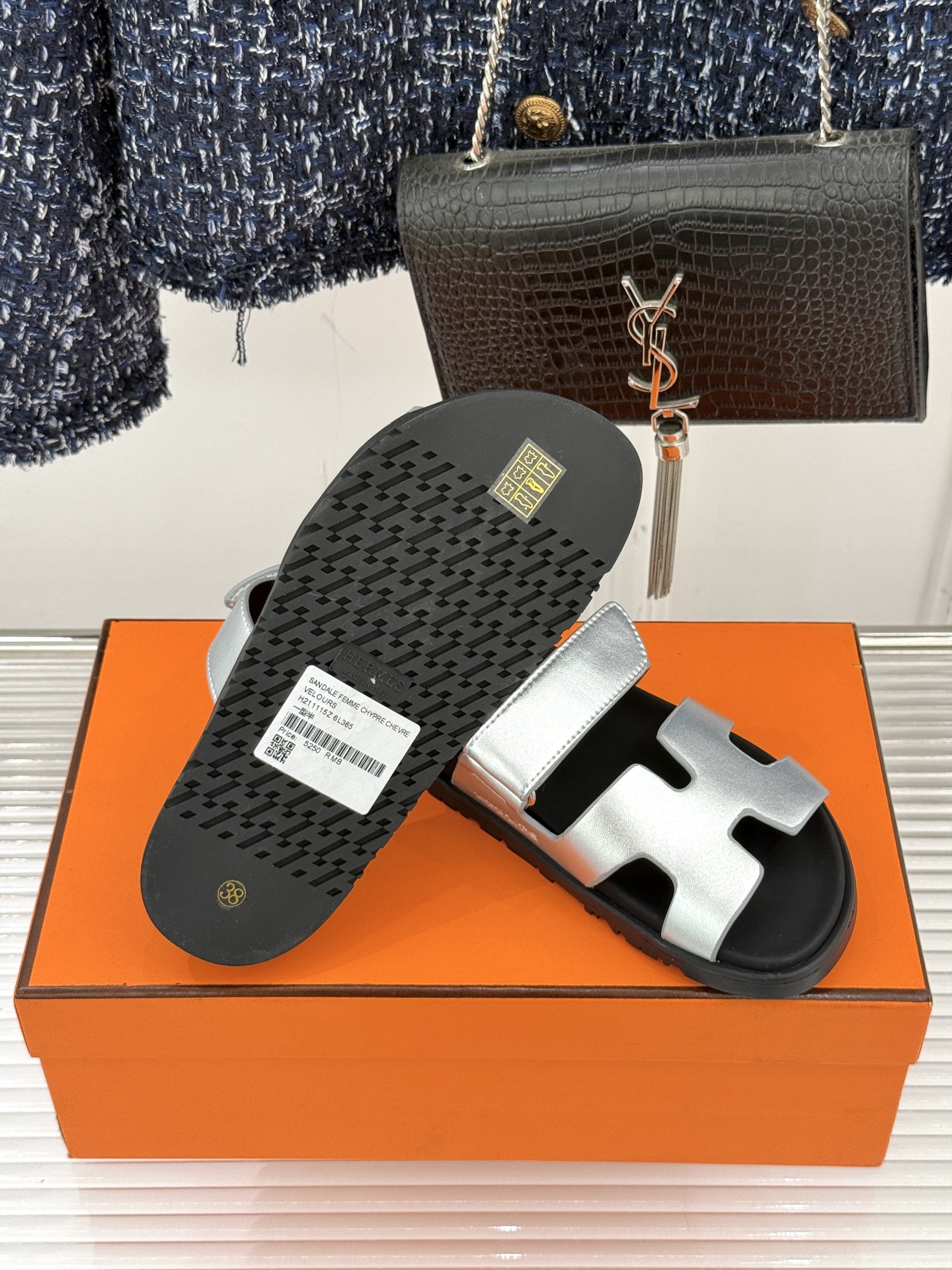 男码➕10Herme*经典 二舅魔术贴H拖鞋二舅鞋夏天的最爱😍仿佛是有一种魔力 越看越好看 刚出的时候不