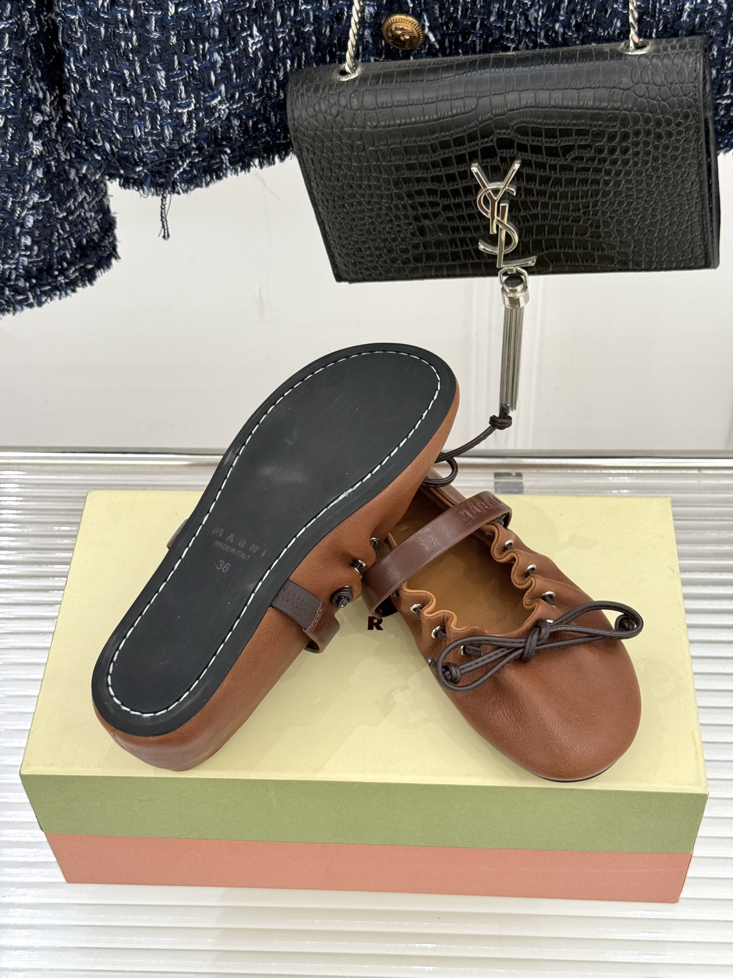 Marni 26WF新品蝴蝶结平底芭蕾舞玛丽珍鞋当Marni的高定基因邂逅玛丽珍经典鞋型平底姿态藏着不费