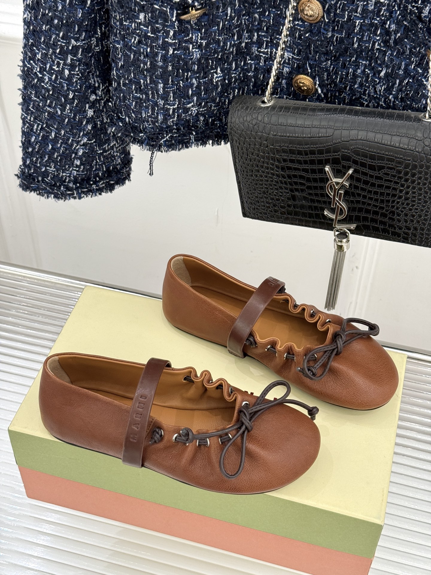 Marni 26WF新品蝴蝶结平底芭蕾舞玛丽珍鞋当Marni的高定基因邂逅玛丽珍经典鞋型平底姿态藏着不费