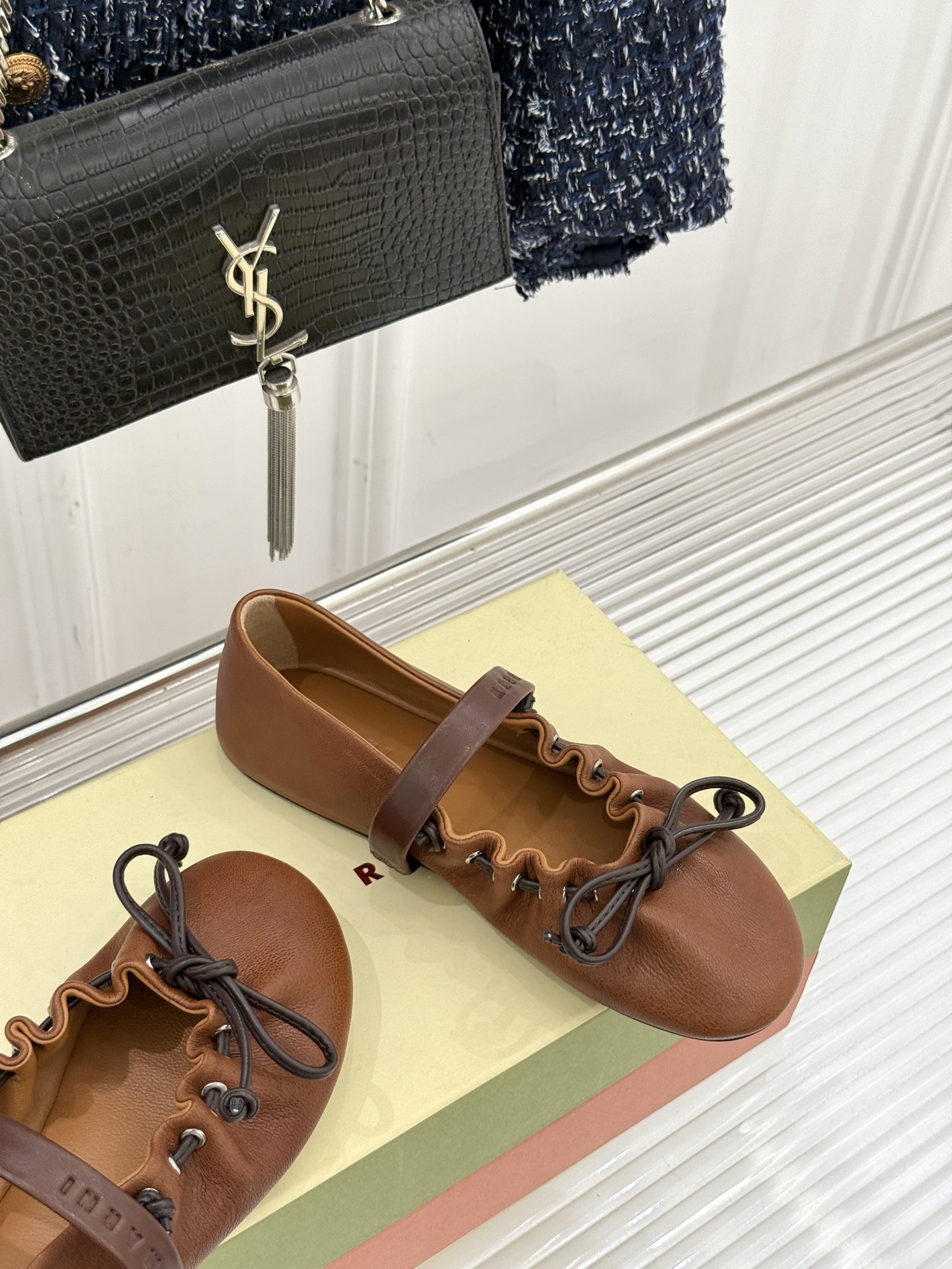 Marni 26WF新品蝴蝶结平底芭蕾舞玛丽珍鞋当Marni的高定基因邂逅玛丽珍经典鞋型平底姿态藏着不费