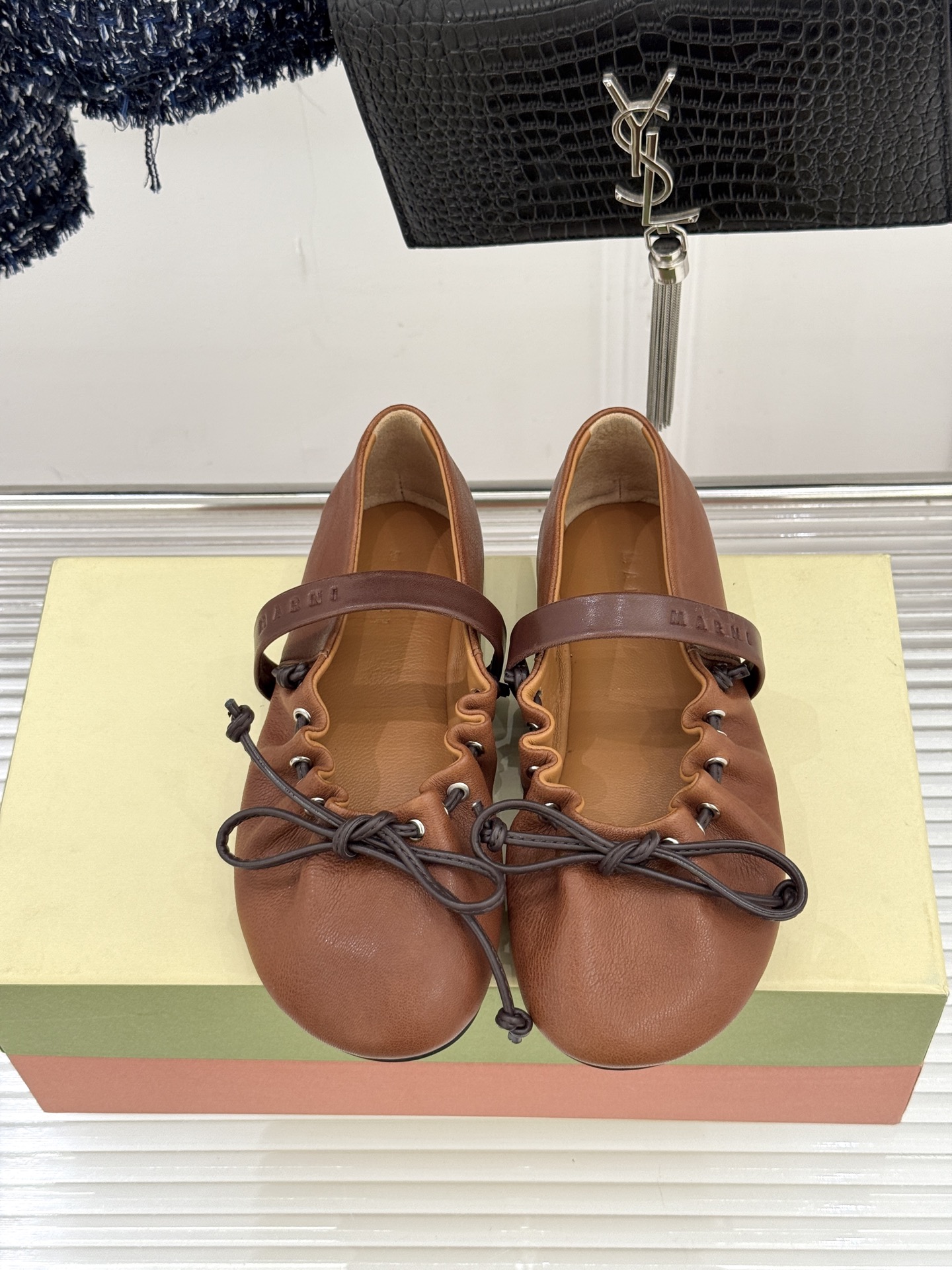 Marni 26WF新品蝴蝶结平底芭蕾舞玛丽珍鞋当Marni的高定基因邂逅玛丽珍经典鞋型平底姿态藏着不费