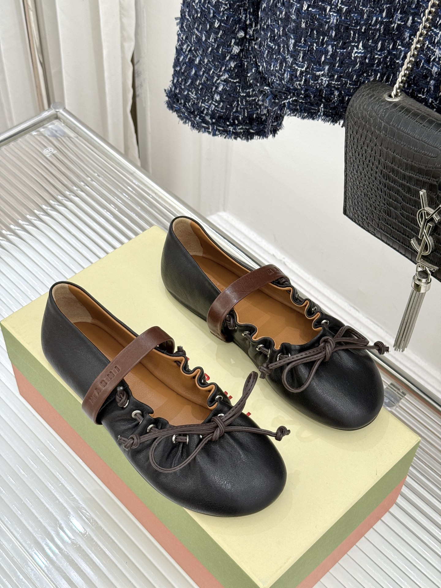 Marni 26WF新品蝴蝶结平底芭蕾舞玛丽珍鞋当Marni的高定基因邂逅玛丽珍经典鞋型平底姿态藏着不费