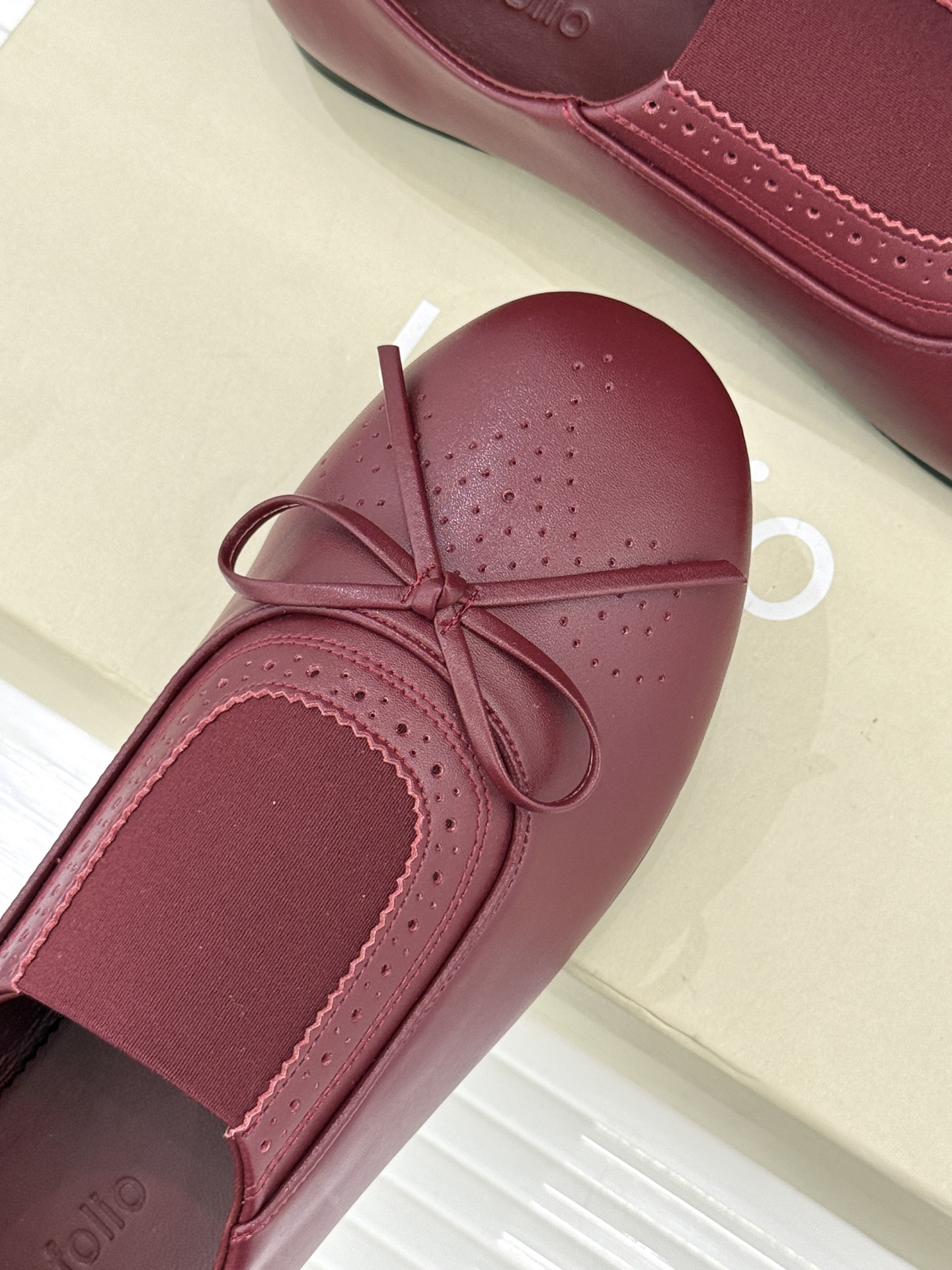 Unfolio 26WF新品复古雕花蝴蝶结单鞋Unfolio新款复古单鞋以时光为灵感演绎法式优雅与英伦浪