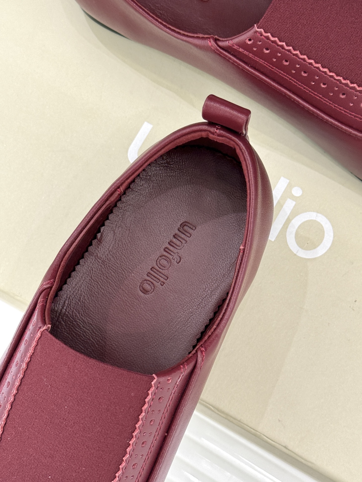 Unfolio 26WF新品复古雕花蝴蝶结单鞋Unfolio新款复古单鞋以时光为灵感演绎法式优雅与英伦浪