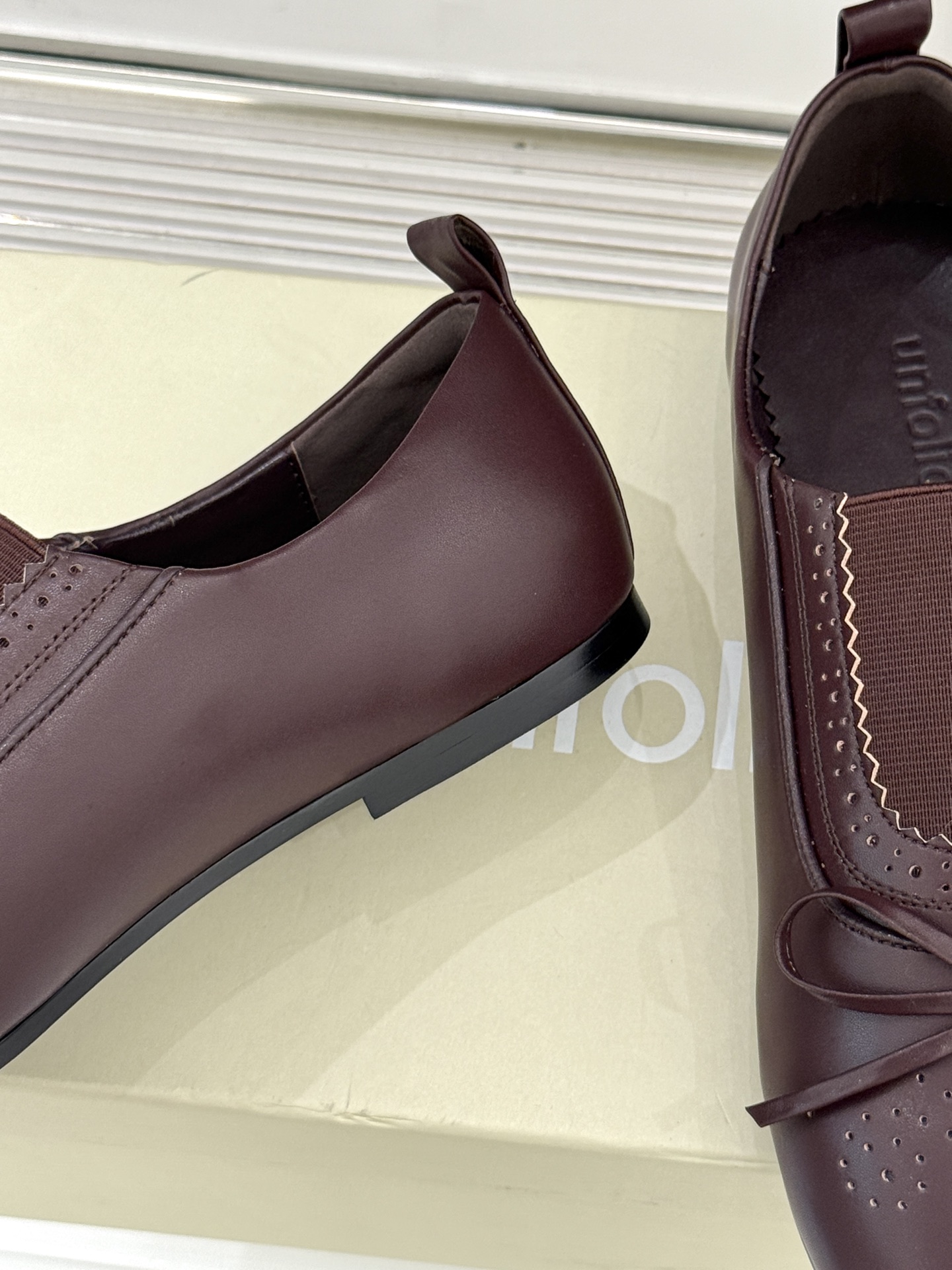 Unfolio 26WF新品复古雕花蝴蝶结单鞋Unfolio新款复古单鞋以时光为灵感演绎法式优雅与英伦浪