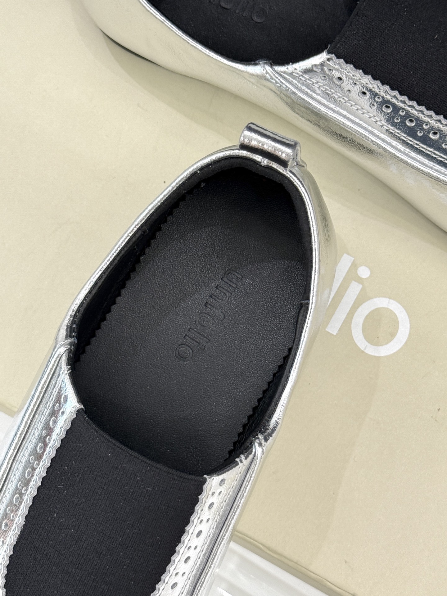 Unfolio 26WF新品复古雕花蝴蝶结单鞋Unfolio新款复古单鞋以时光为灵感演绎法式优雅与英伦浪