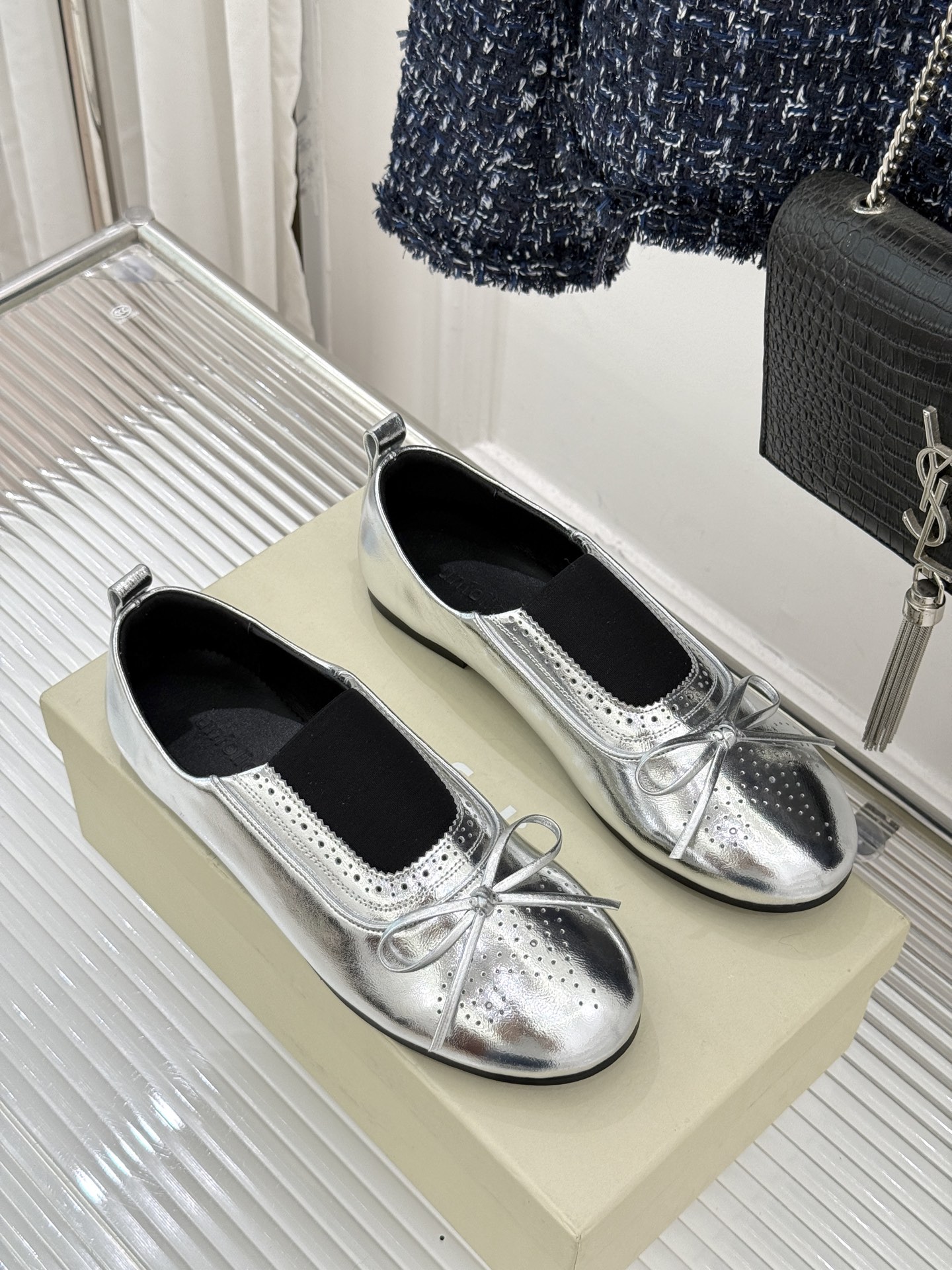 Unfolio 26WF新品复古雕花蝴蝶结单鞋Unfolio新款复古单鞋以时光为灵感演绎法式优雅与英伦浪