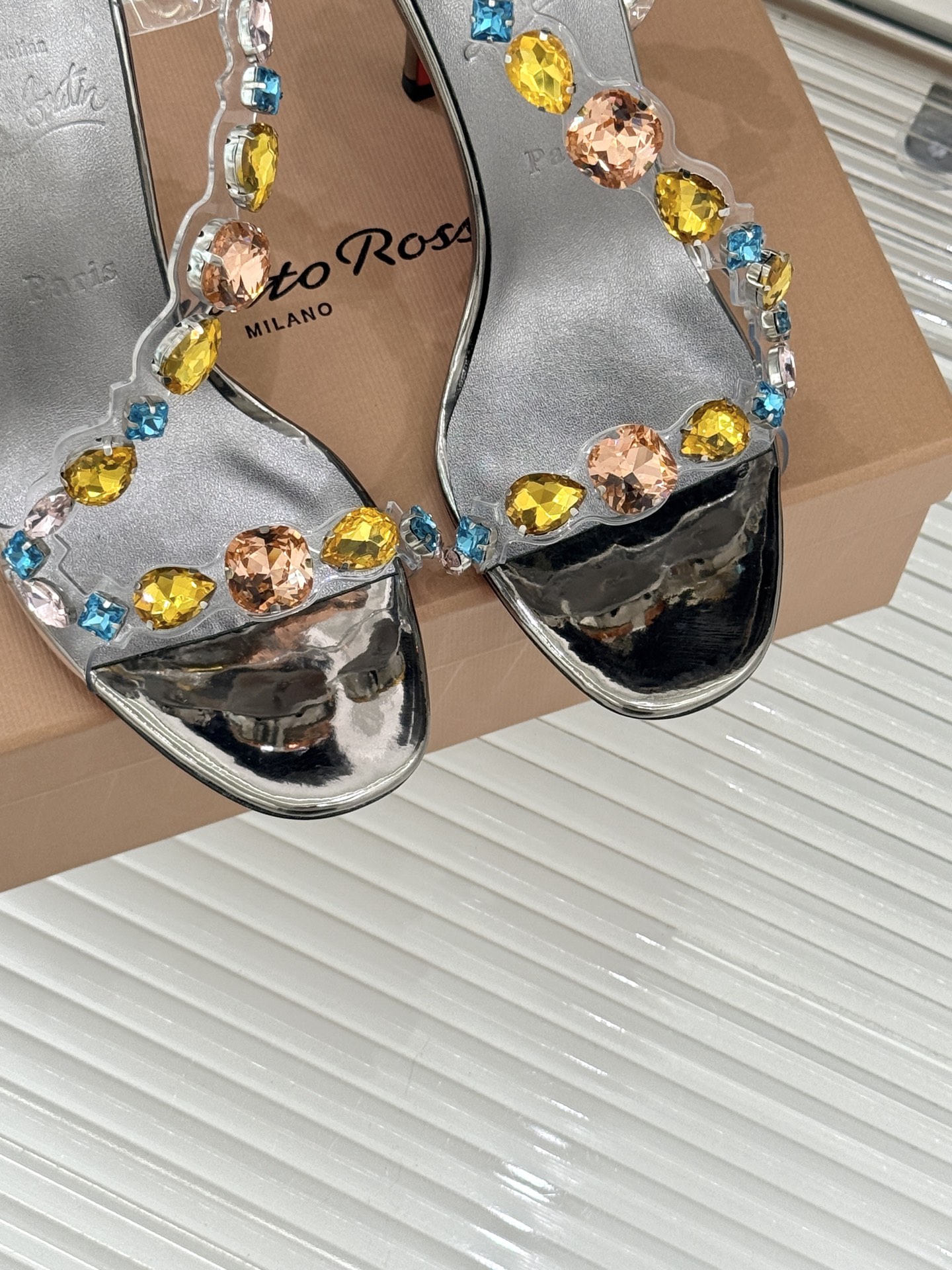 ChristinLouboutin/CL26WF早春新品彩色水钻宝石胶片红底鞋高跟凉鞋CL标志性红底鞋再