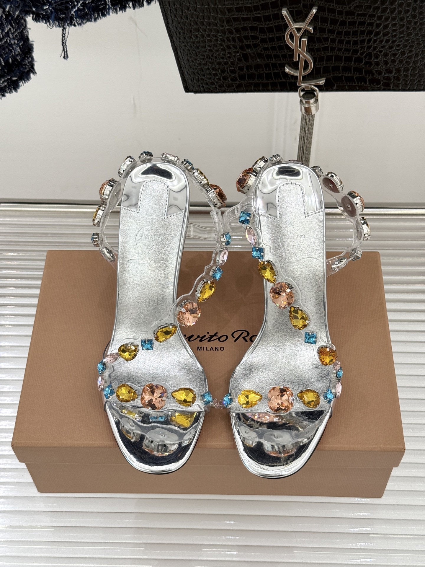 ChristinLouboutin/CL26WF早春新品彩色水钻宝石胶片红底鞋高跟凉鞋CL标志性红底鞋再