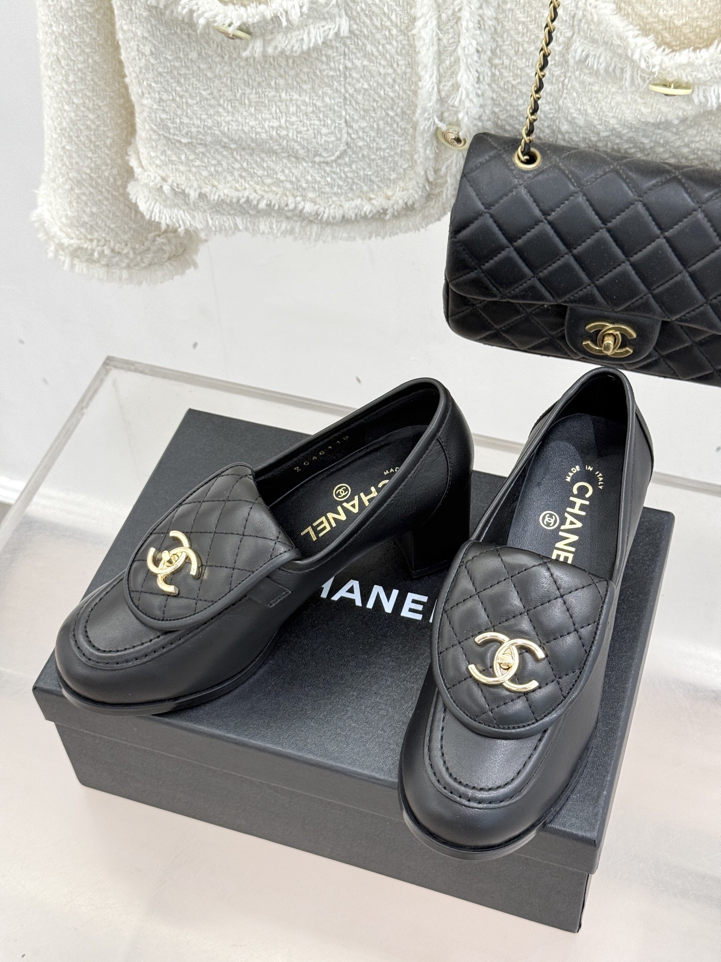 CHANE*｜小香经典双C书包扣翻盖高跟乐福鞋 香小香将百年底蕴注入乐福鞋型经典翻盖设计暗藏巧思标志性双