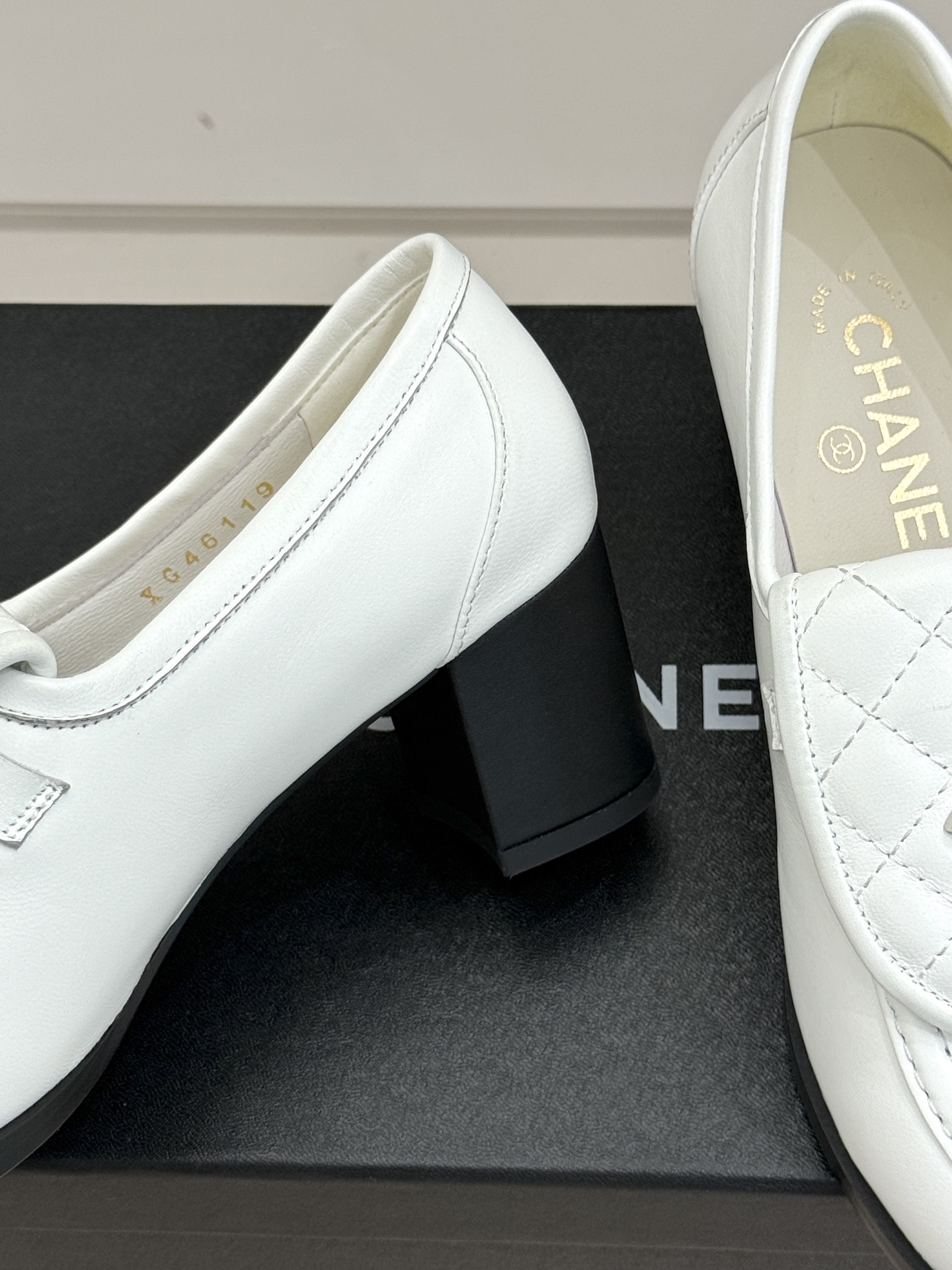 CHANE*｜小香经典双C书包扣翻盖高跟乐福鞋 香小香将百年底蕴注入乐福鞋型经典翻盖设计暗藏巧思标志性双