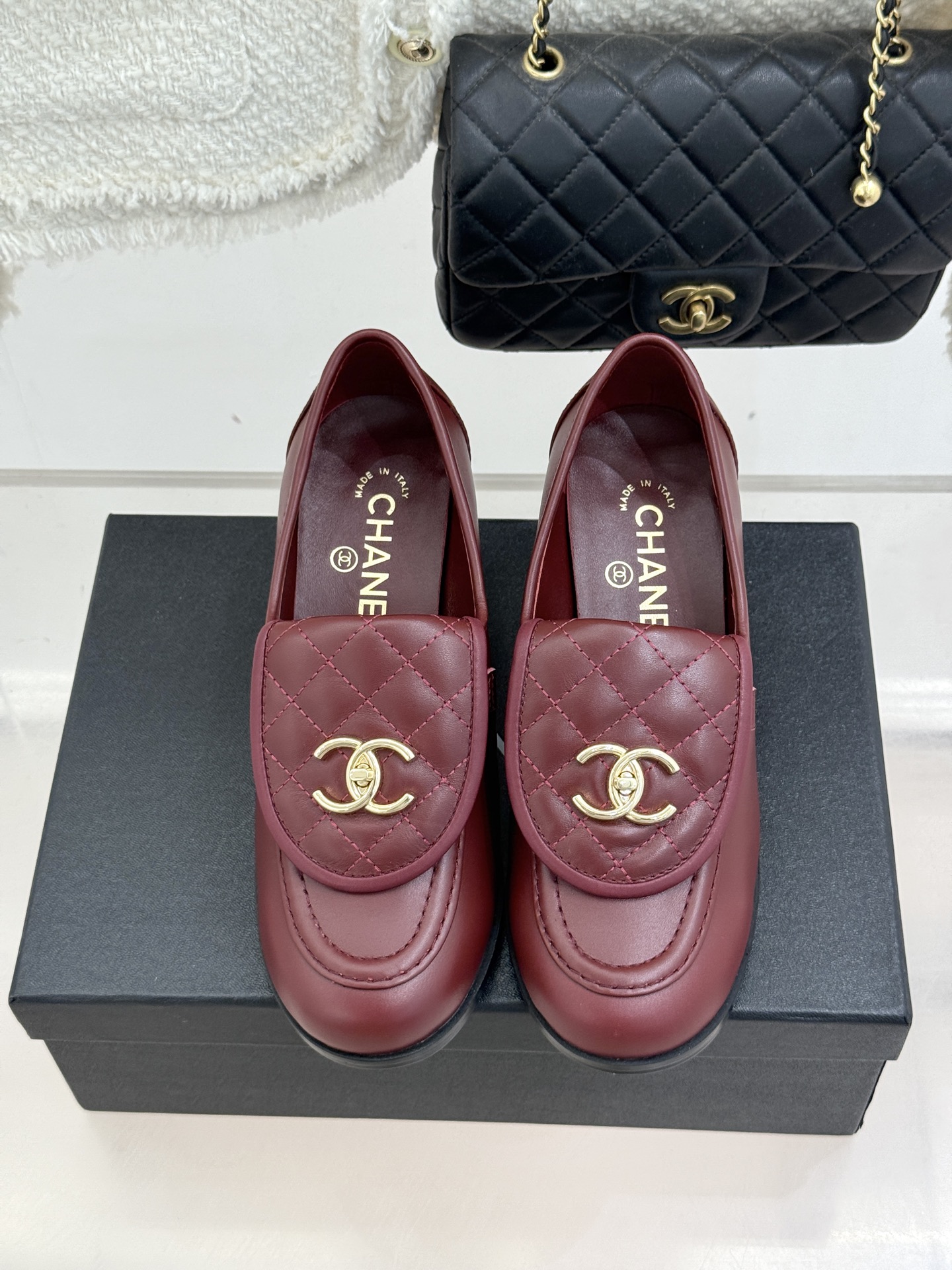 CHANE*｜小香经典双C书包扣翻盖高跟乐福鞋 香小香将百年底蕴注入乐福鞋型经典翻盖设计暗藏巧思标志性双