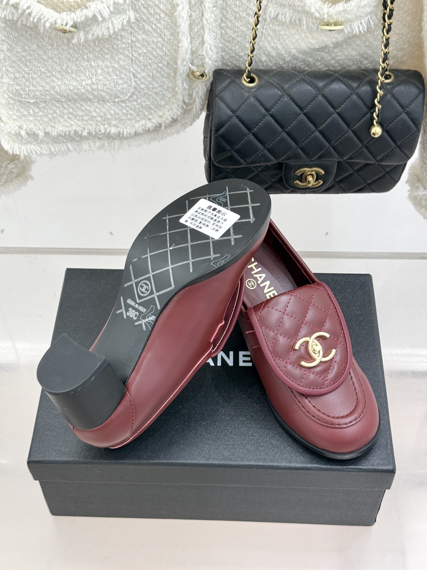 CHANE*｜小香经典双C书包扣翻盖高跟乐福鞋 香小香将百年底蕴注入乐福鞋型经典翻盖设计暗藏巧思标志性双