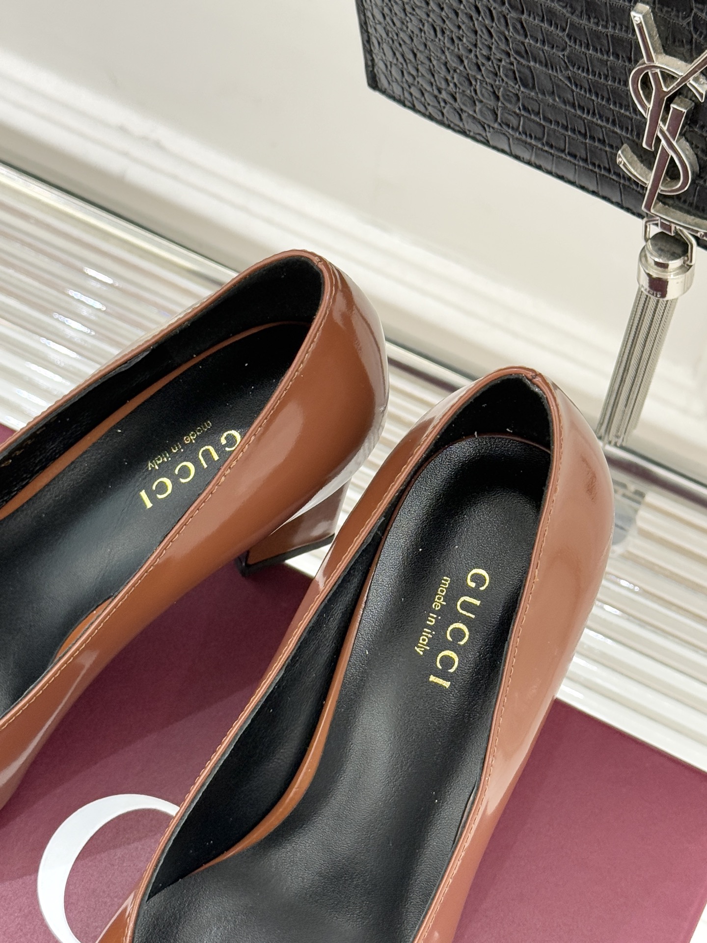 Gucci/古驰经典马衔扣粗跟高跟鞋单鞋溯源品牌百年马术本源以标志性马衔扣焕新诠释经典金属饰件凝萃低调奢