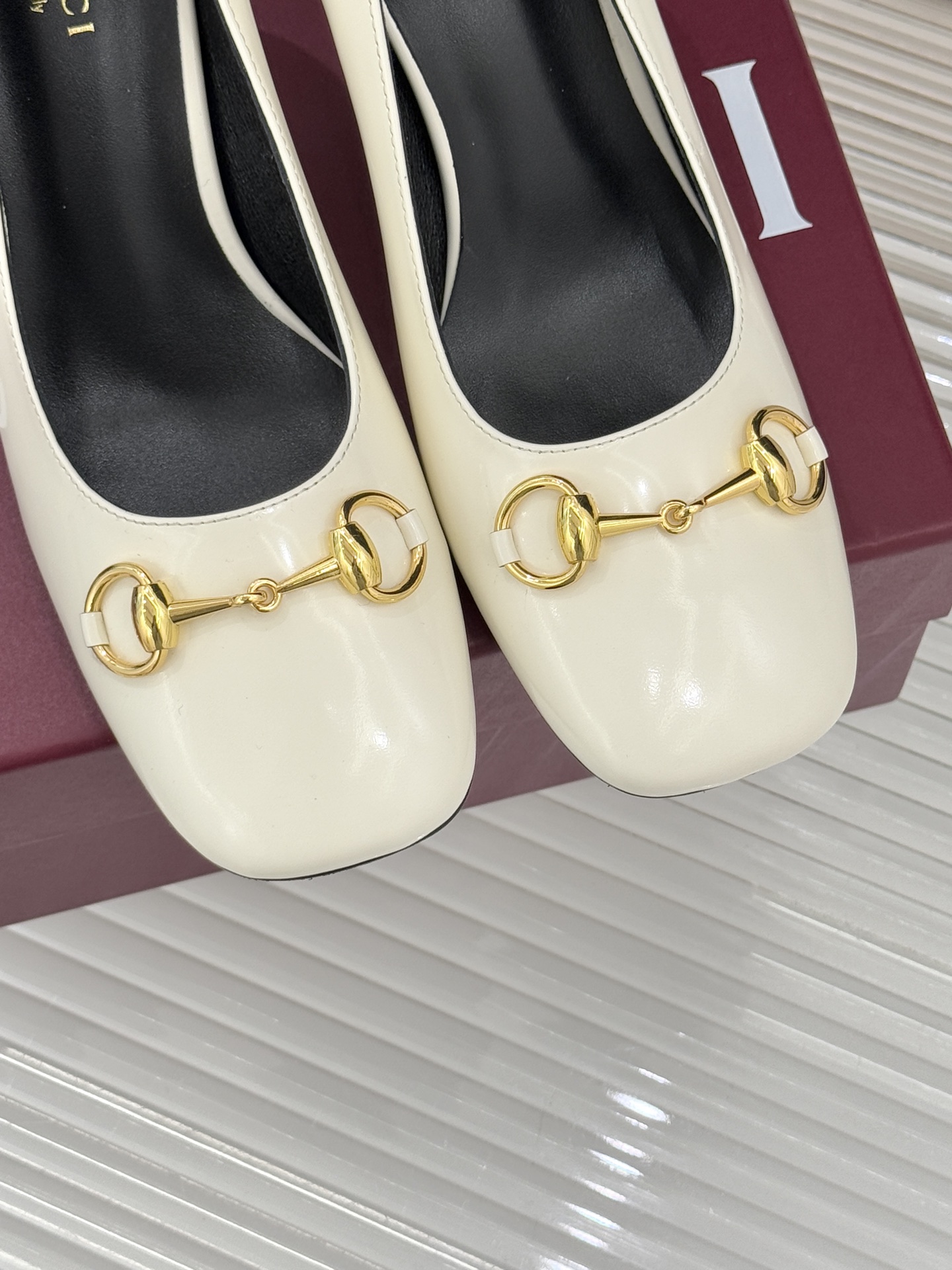 Gucci/古驰经典马衔扣粗跟高跟鞋单鞋溯源品牌百年马术本源以标志性马衔扣焕新诠释经典金属饰件凝萃低调奢