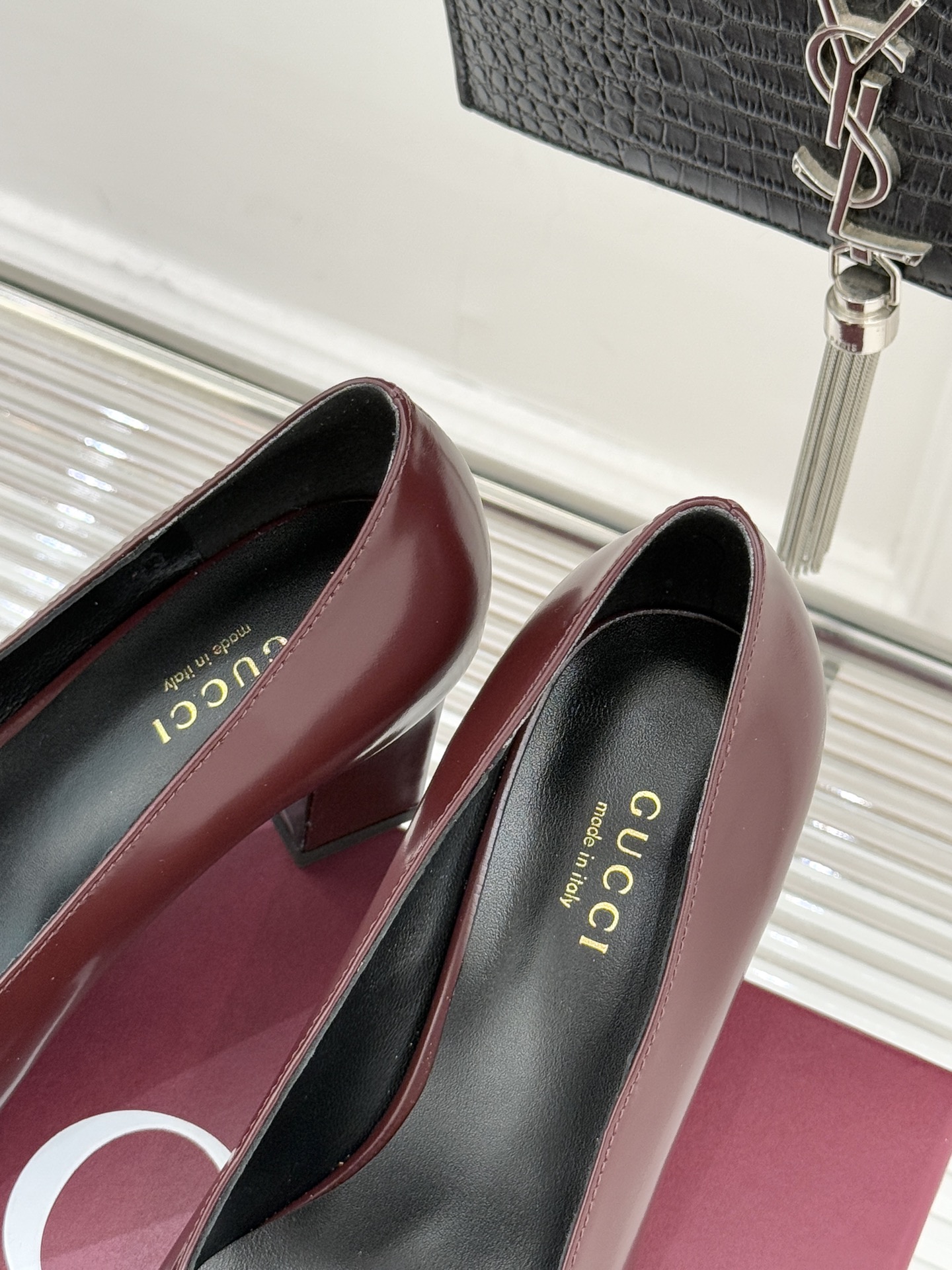 Gucci/古驰经典马衔扣粗跟高跟鞋单鞋溯源品牌百年马术本源以标志性马衔扣焕新诠释经典金属饰件凝萃低调奢