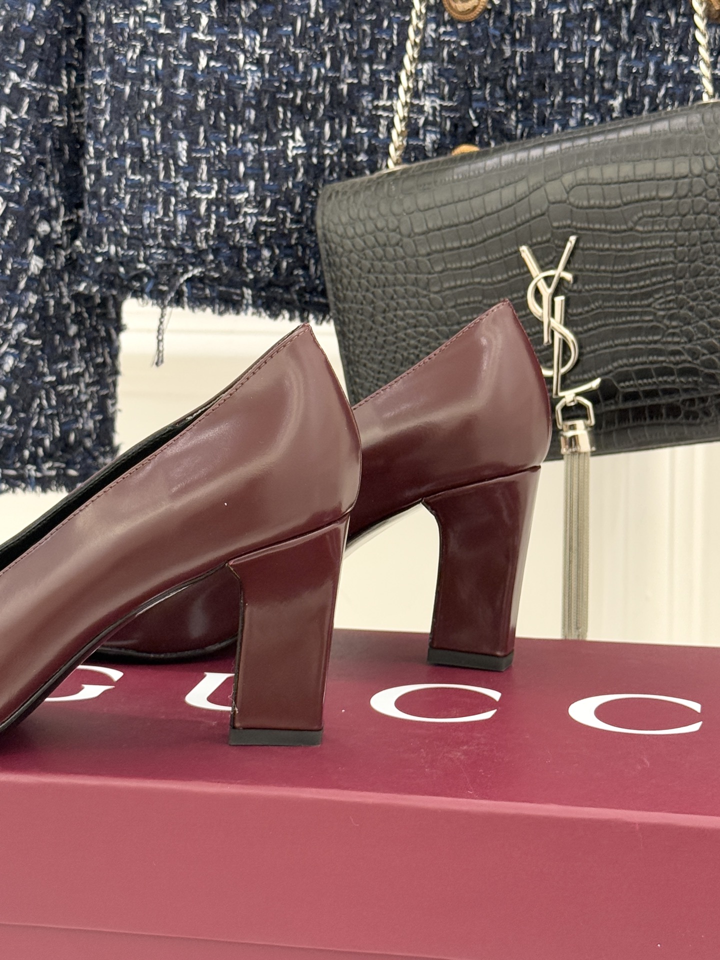 Gucci/古驰经典马衔扣粗跟高跟鞋单鞋溯源品牌百年马术本源以标志性马衔扣焕新诠释经典金属饰件凝萃低调奢