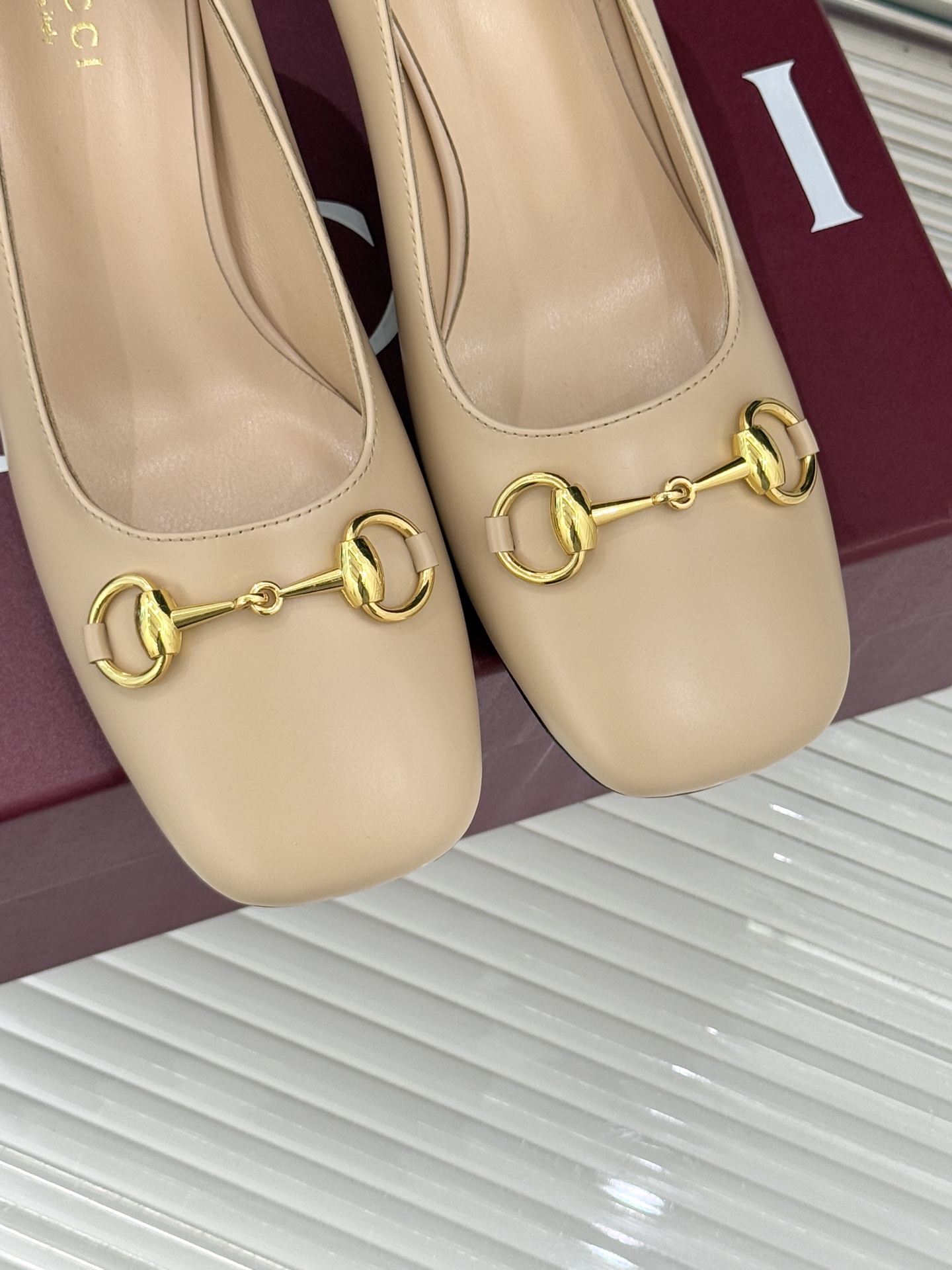 Gucci/古驰经典马衔扣粗跟高跟鞋单鞋溯源品牌百年马术本源以标志性马衔扣焕新诠释经典金属饰件凝萃低调奢