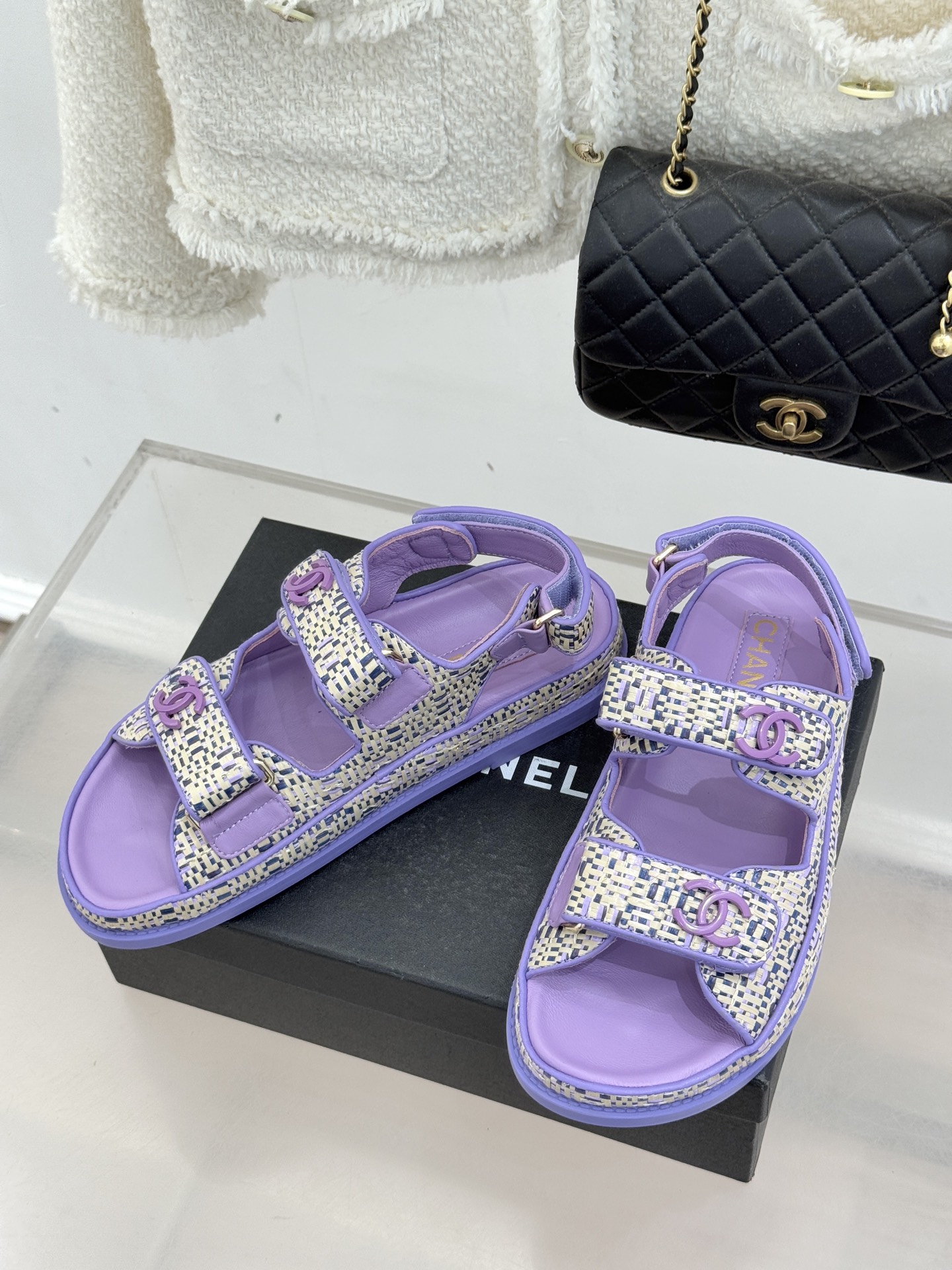 CHANE* ｜小香经典春夏双C魔术贴沙滩凉鞋香奶奶每年都必须要火爆一场的款式 这一系列真是搭配神器明星