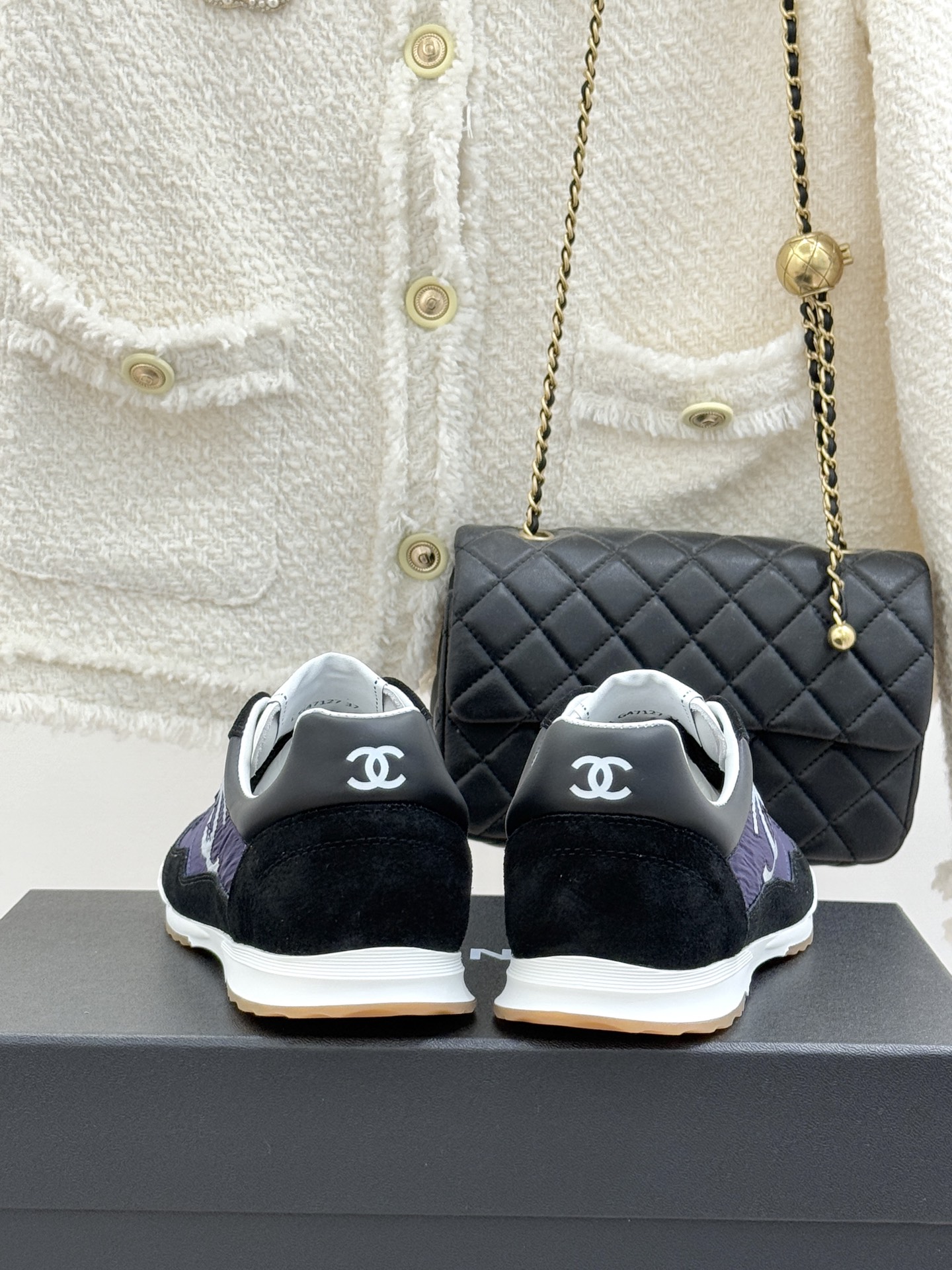 CHANE* ｜小香26P双C休闲运动鞋凝萃香奈儿早春设计巧思以磨砂牛皮与丝绸牛皮拼接鞋面糅合细腻质感与