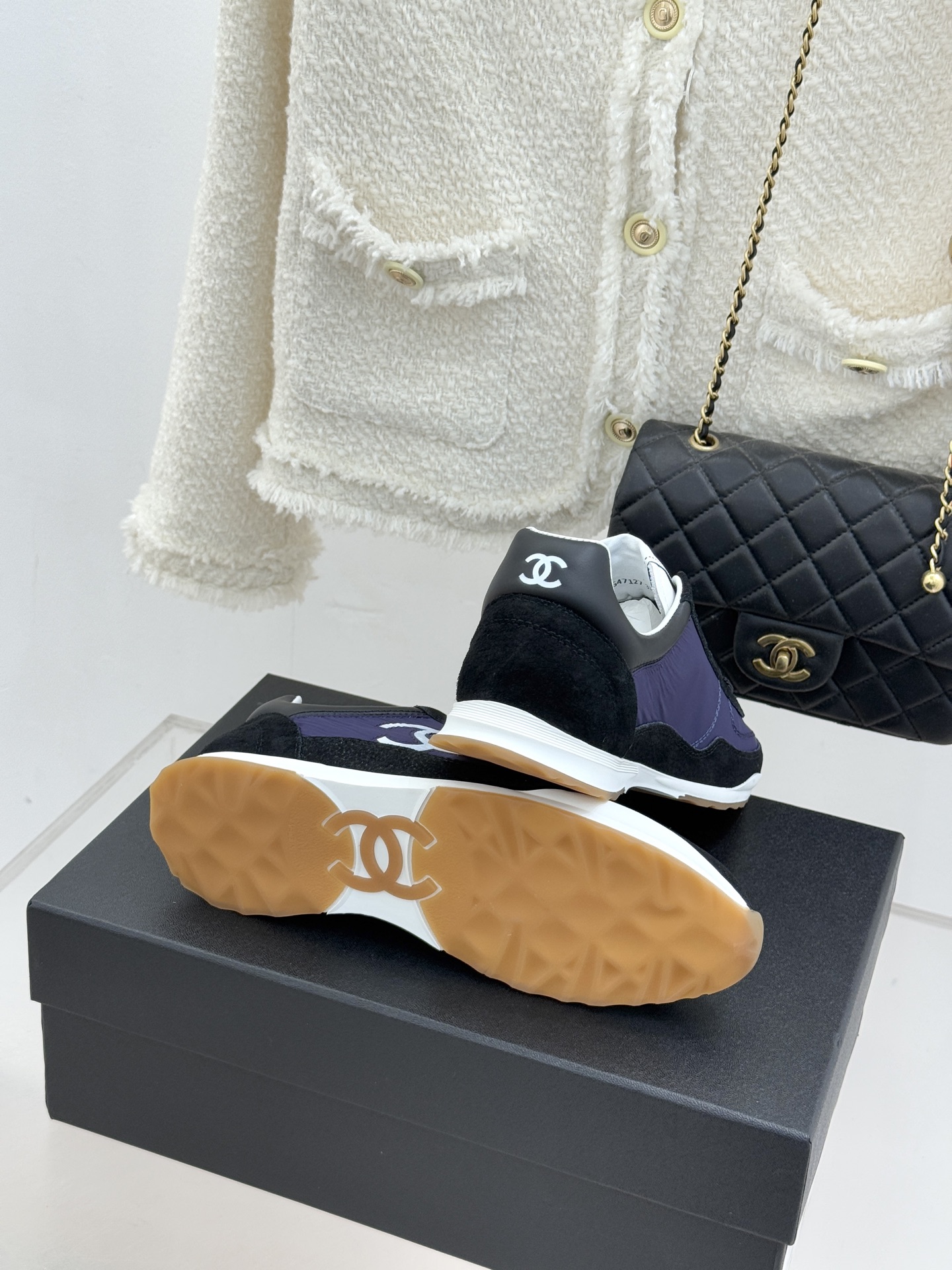 CHANE* ｜小香26P双C休闲运动鞋凝萃香奈儿早春设计巧思以磨砂牛皮与丝绸牛皮拼接鞋面糅合细腻质感与