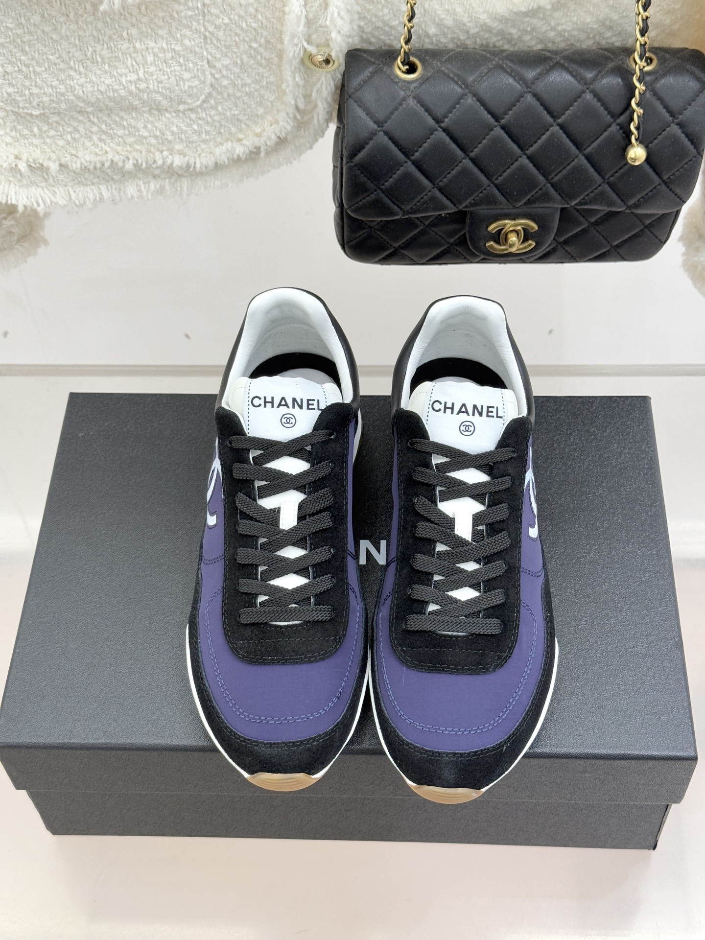 CHANE* ｜小香26P双C休闲运动鞋凝萃香奈儿早春设计巧思以磨砂牛皮与丝绸牛皮拼接鞋面糅合细腻质感与