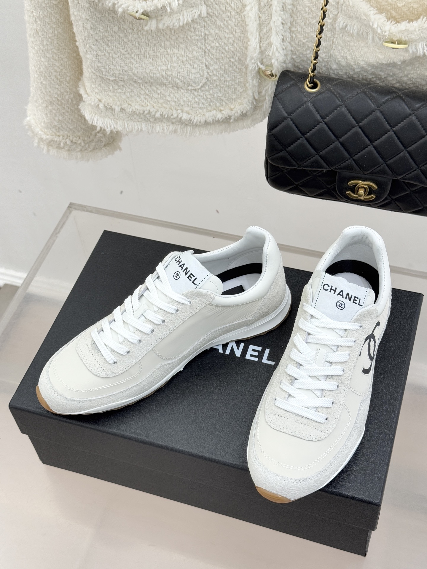 CHANE* ｜小香26P双C休闲运动鞋凝萃香奈儿早春设计巧思以磨砂牛皮与丝绸牛皮拼接鞋面糅合细腻质感与