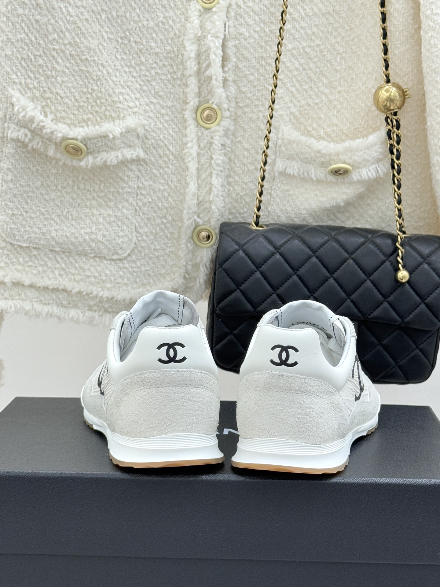 CHANE* ｜小香26P双C休闲运动鞋凝萃香奈儿早春设计巧思以磨砂牛皮与丝绸牛皮拼接鞋面糅合细腻质感与