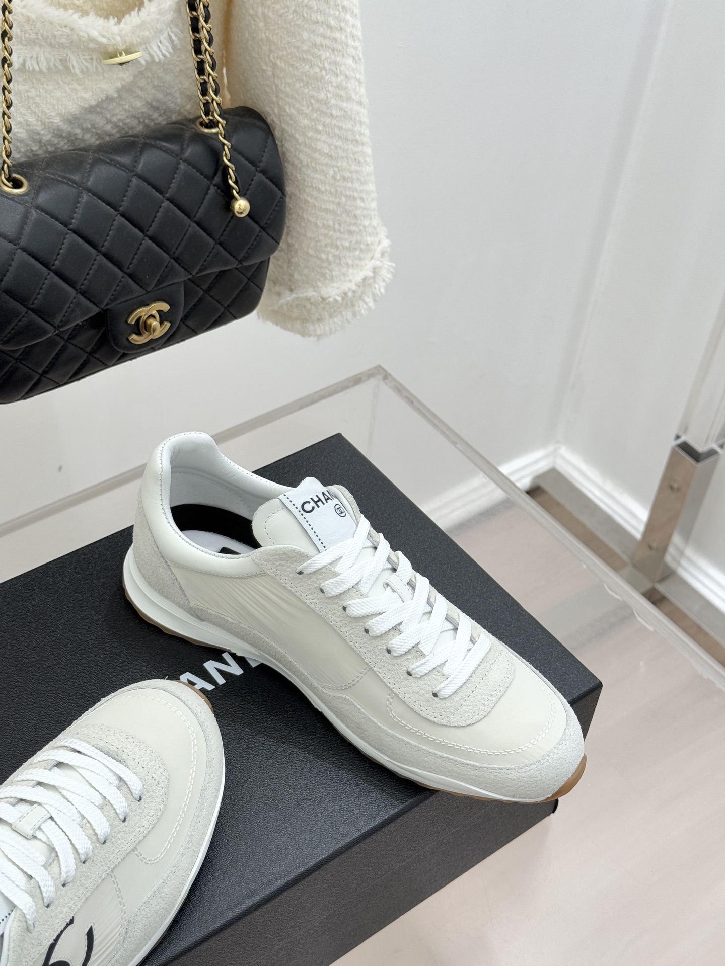 CHANE* ｜小香26P双C休闲运动鞋凝萃香奈儿早春设计巧思以磨砂牛皮与丝绸牛皮拼接鞋面糅合细腻质感与