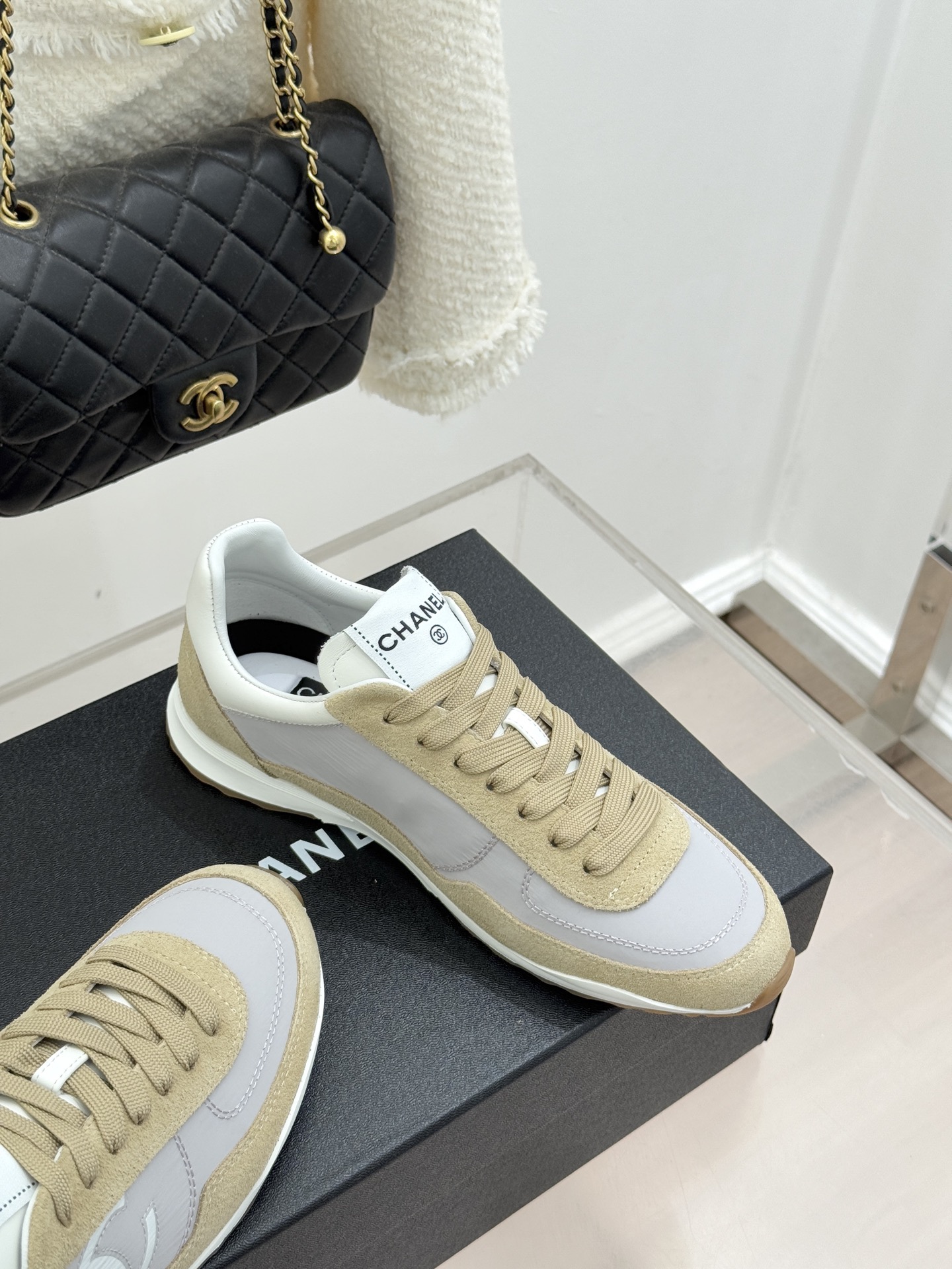 CHANE* ｜小香26P双C休闲运动鞋凝萃香奈儿早春设计巧思以磨砂牛皮与丝绸牛皮拼接鞋面糅合细腻质感与