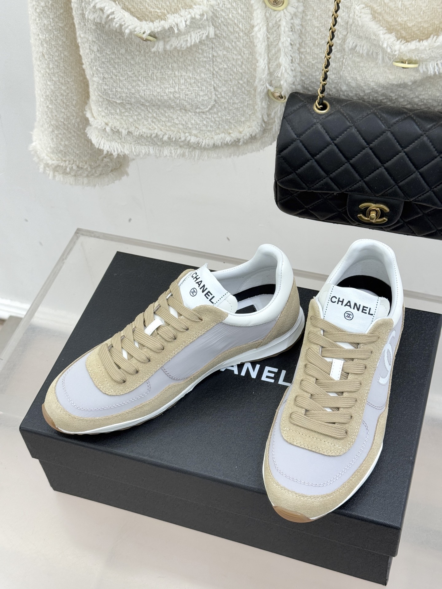CHANE* ｜小香26P双C休闲运动鞋凝萃香奈儿早春设计巧思以磨砂牛皮与丝绸牛皮拼接鞋面糅合细腻质感与