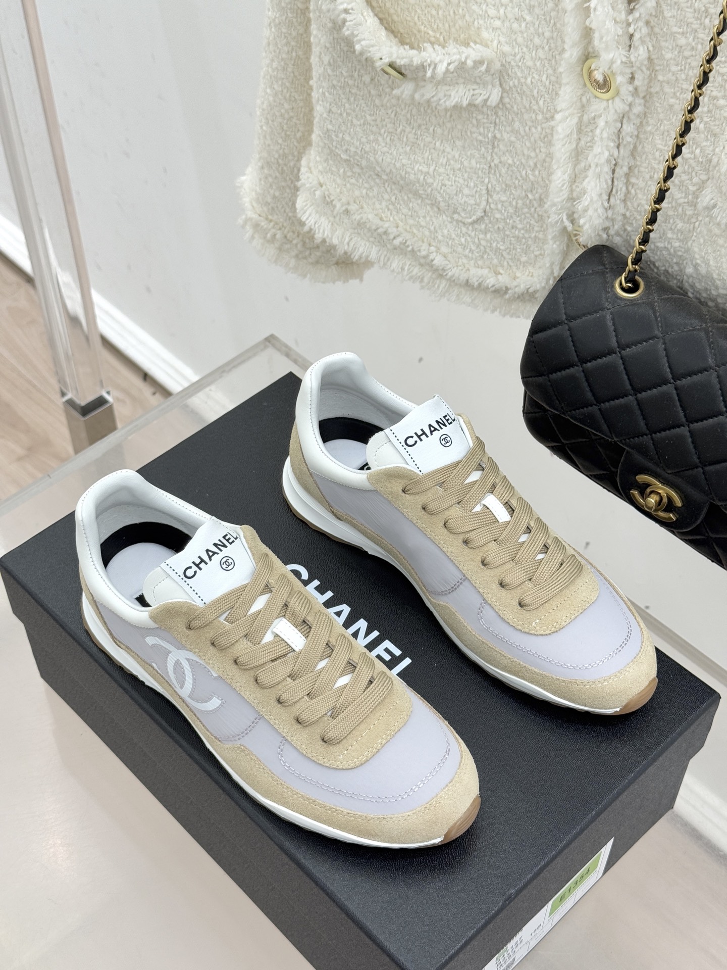CHANE* ｜小香26P双C休闲运动鞋凝萃香奈儿早春设计巧思以磨砂牛皮与丝绸牛皮拼接鞋面糅合细腻质感与