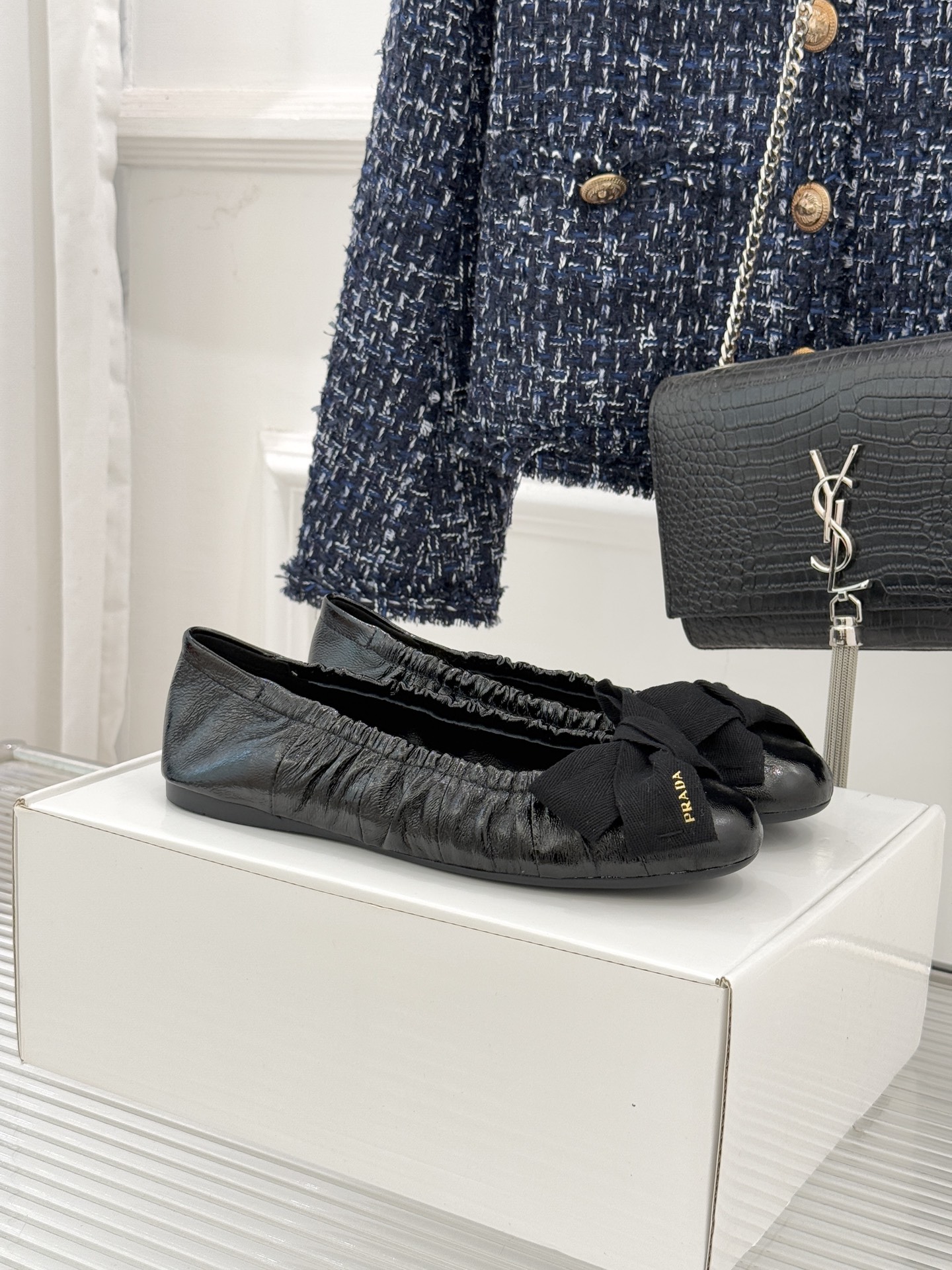 （原版飞机盒＋10）Prada/普拉达26WF新品蝴蝶结平底芭蕾舞鞋以复古基因碰撞甜酷美学这款芭蕾舞鞋重