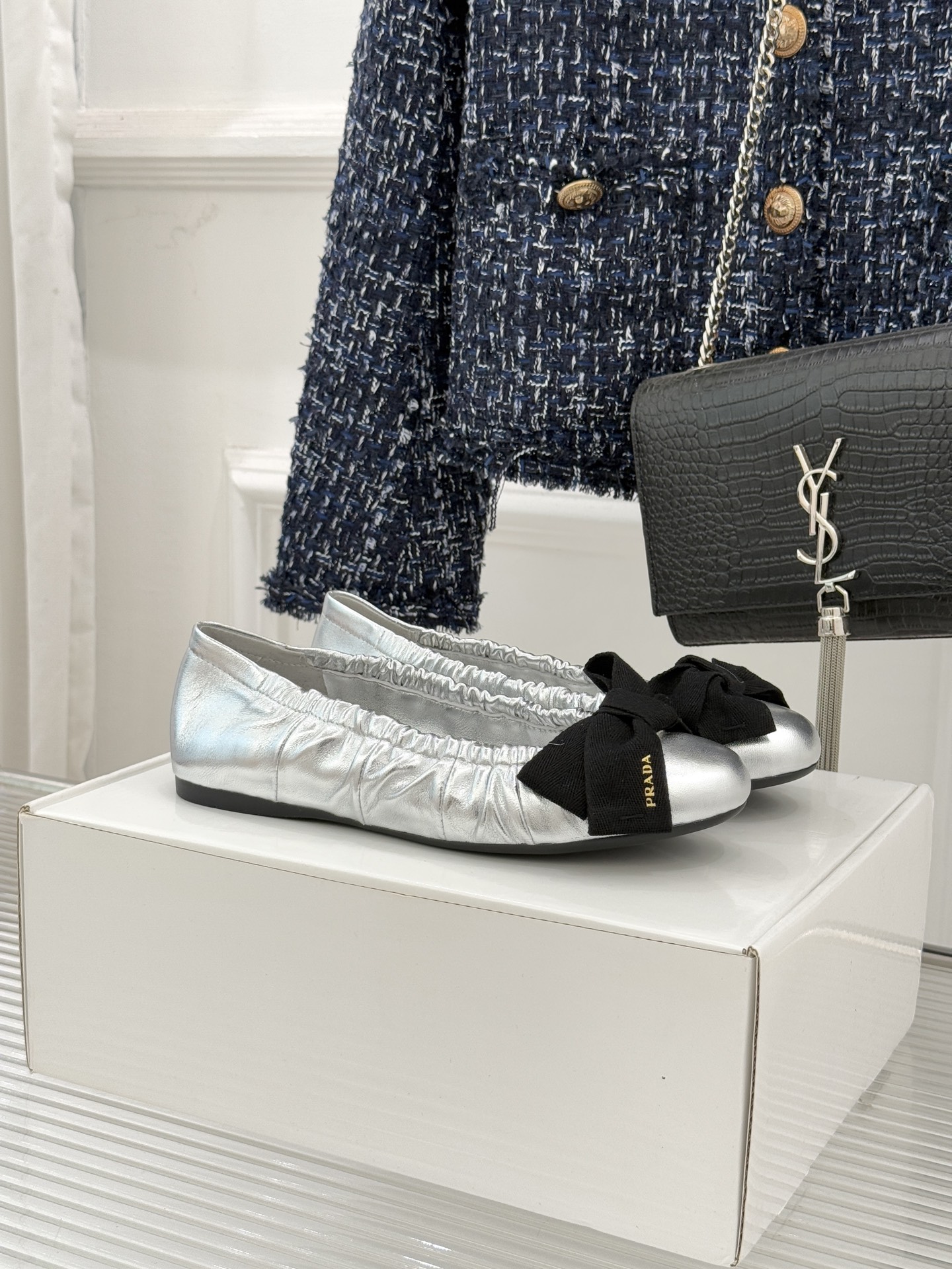 （原版飞机盒＋10）Prada/普拉达26WF新品蝴蝶结平底芭蕾舞鞋以复古基因碰撞甜酷美学这款芭蕾舞鞋重