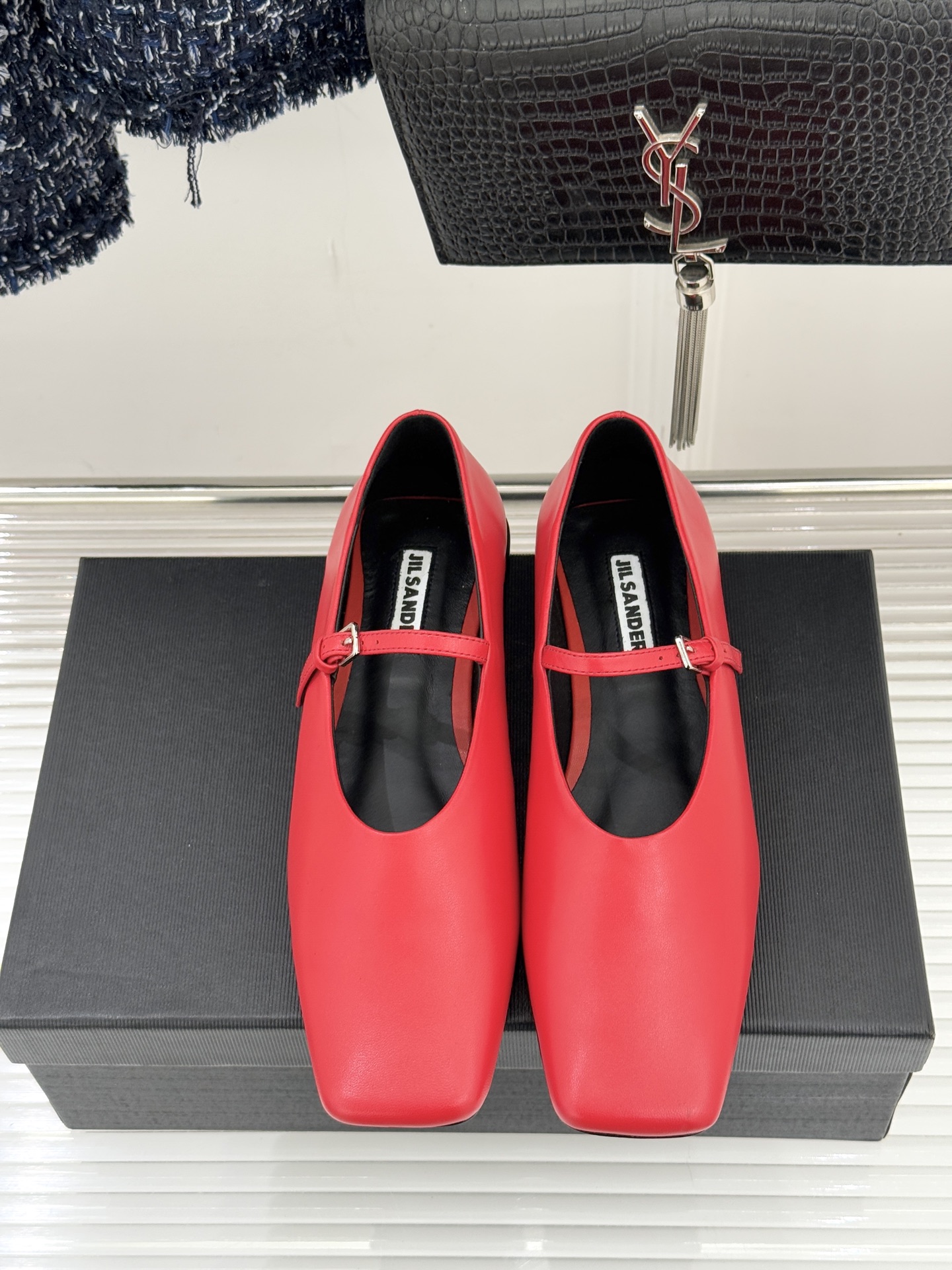 Jil Sander/吉尔桑达26WF新品极简方头平底玛丽珍鞋以“少即是多”的设计哲学重塑玛丽珍鞋的经典