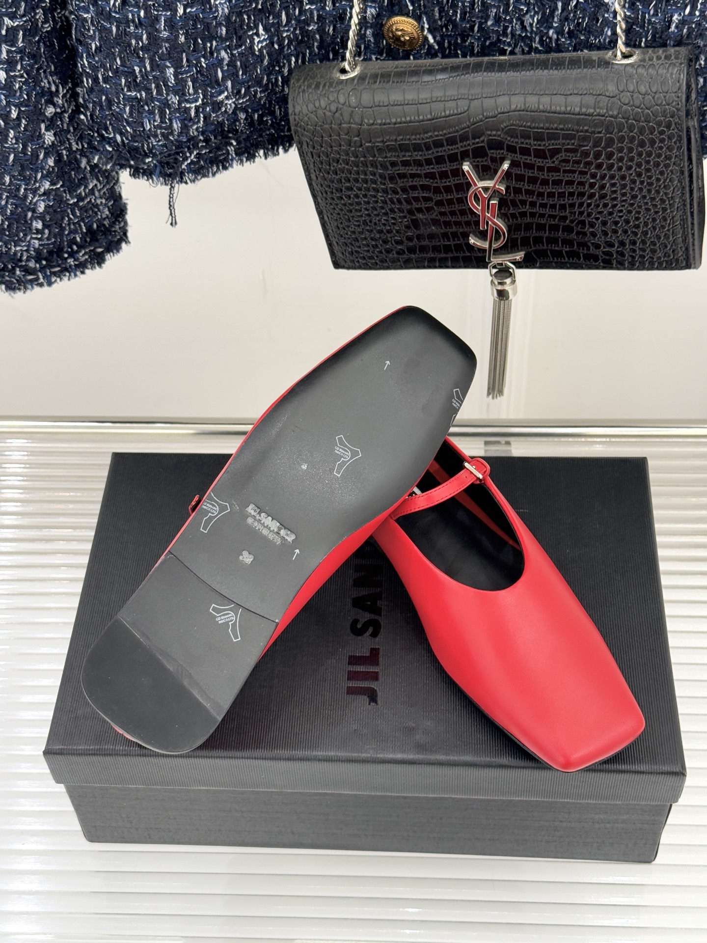 Jil Sander/吉尔桑达26WF新品极简方头平底玛丽珍鞋以“少即是多”的设计哲学重塑玛丽珍鞋的经典